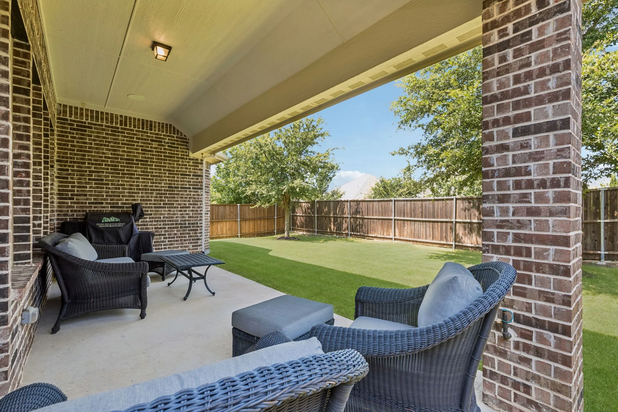 Single Family Residence For Sale in Denton County , 3712 Birch Wood Court, Northlake, Texas 76226, 3 Bedroom, 2 Bathroom, 2 Garage spaces, 2,221 Sqft, built in 2019, mls#21355837, Real Estate Agent in Northlake, Homes For Sale in Denton county, Homes For Sale in Northlake, Realtor in Northlake Texas, Real Estate Brokerage Independent Realty Texas, Luminita Cordes Realtor