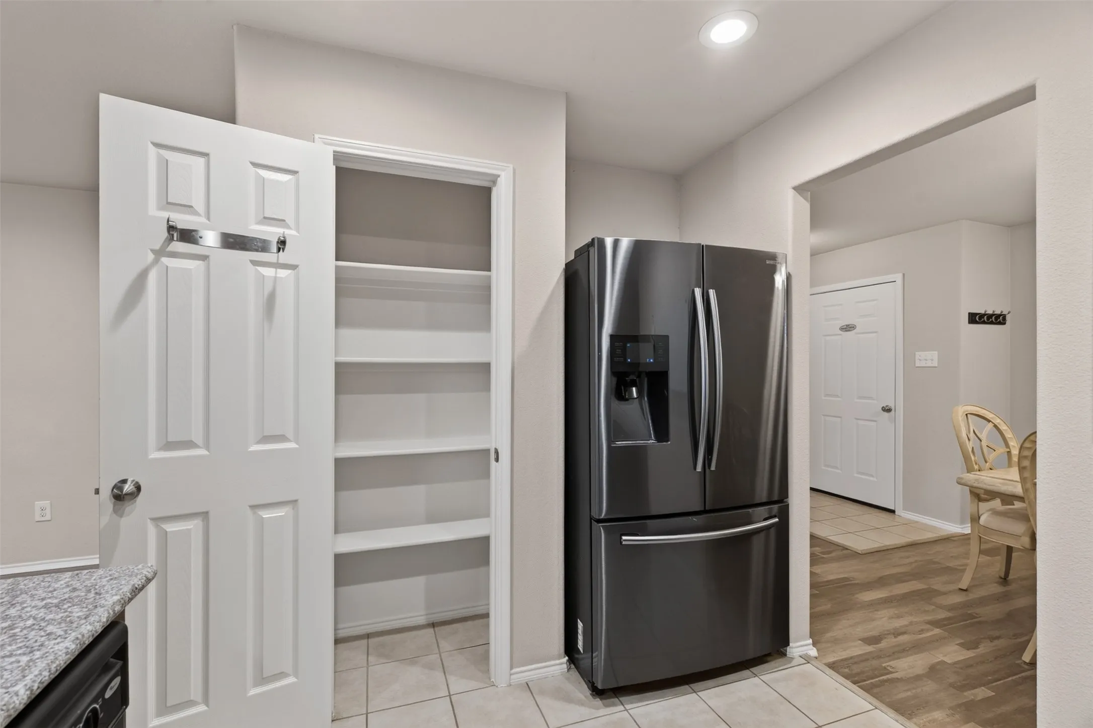 Single Family Residence For Rent in Tarrant County , 6025 Deck House Road, Fort Worth, Texas 76179, 3 Bedroom, 2 Bathroom, 2 Garage spaces, 1,393 Sqft, built in 2012, mls#21356001, Real Estate Agent in Fort Worth, Homes For Rent in Tarrant county, Homes For Rent in Fort Worth, Realtor in Fort Worth Texas, Real Estate Brokerage Independent Realty Texas, Luminita Cordes Realtor