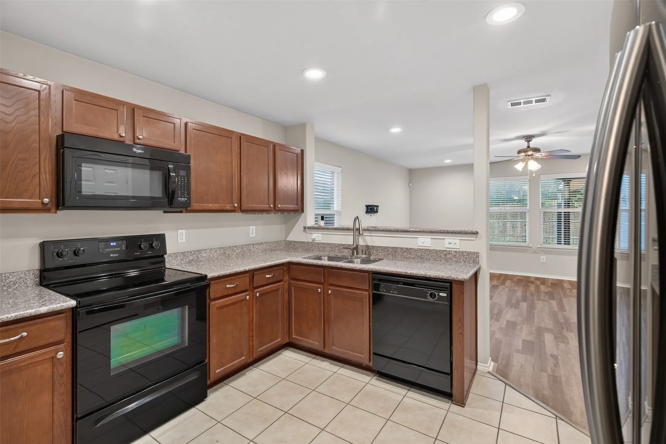 Single Family Residence For Rent in Tarrant County , 6025 Deck House Road, Fort Worth, Texas 76179, 3 Bedroom, 2 Bathroom, 2 Garage spaces, 1,393 Sqft, built in 2012, mls#21356001, Real Estate Agent in Fort Worth, Homes For Rent in Tarrant county, Homes For Rent in Fort Worth, Realtor in Fort Worth Texas, Real Estate Brokerage Independent Realty Texas, Luminita Cordes Realtor