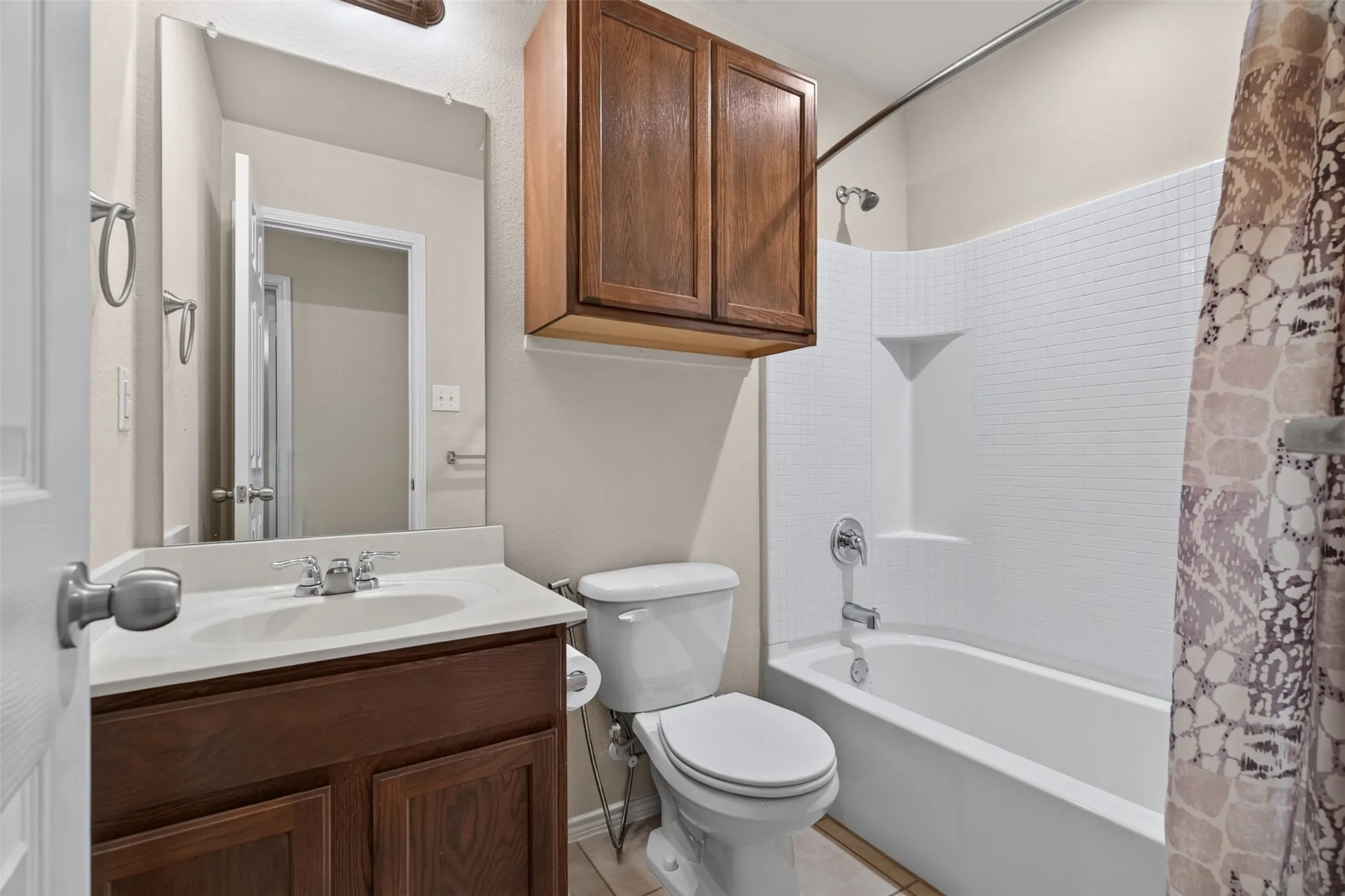 Single Family Residence For Rent in Tarrant County , 6025 Deck House Road, Fort Worth, Texas 76179, 3 Bedroom, 2 Bathroom, 2 Garage spaces, 1,393 Sqft, built in 2012, mls#21356001, Real Estate Agent in Fort Worth, Homes For Rent in Tarrant county, Homes For Rent in Fort Worth, Realtor in Fort Worth Texas, Real Estate Brokerage Independent Realty Texas, Luminita Cordes Realtor