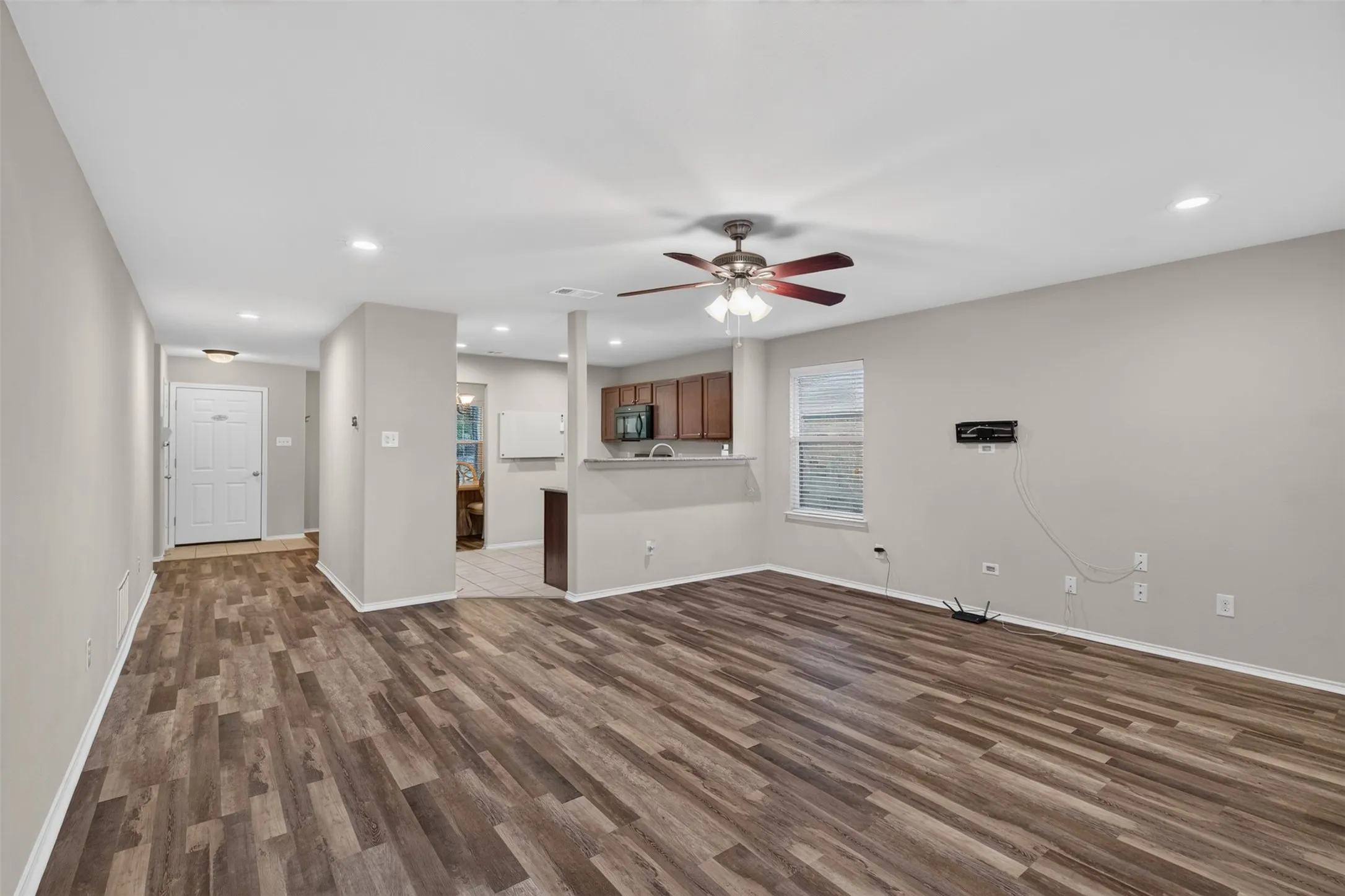 Single Family Residence For Rent in Tarrant County , 6025 Deck House Road, Fort Worth, Texas 76179, 3 Bedroom, 2 Bathroom, 2 Garage spaces, 1,393 Sqft, built in 2012, mls#21356001, Real Estate Agent in Fort Worth, Homes For Rent in Tarrant county, Homes For Rent in Fort Worth, Realtor in Fort Worth Texas, Real Estate Brokerage Independent Realty Texas, Luminita Cordes Realtor