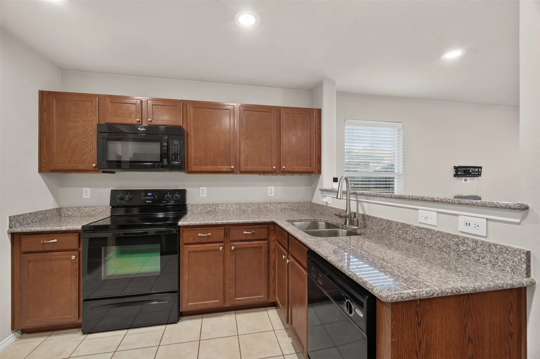 Single Family Residence For Rent in Tarrant County , 6025 Deck House Road, Fort Worth, Texas 76179, 3 Bedroom, 2 Bathroom, 2 Garage spaces, 1,393 Sqft, built in 2012, mls#21356001, Real Estate Agent in Fort Worth, Homes For Rent in Tarrant county, Homes For Rent in Fort Worth, Realtor in Fort Worth Texas, Real Estate Brokerage Independent Realty Texas, Luminita Cordes Realtor