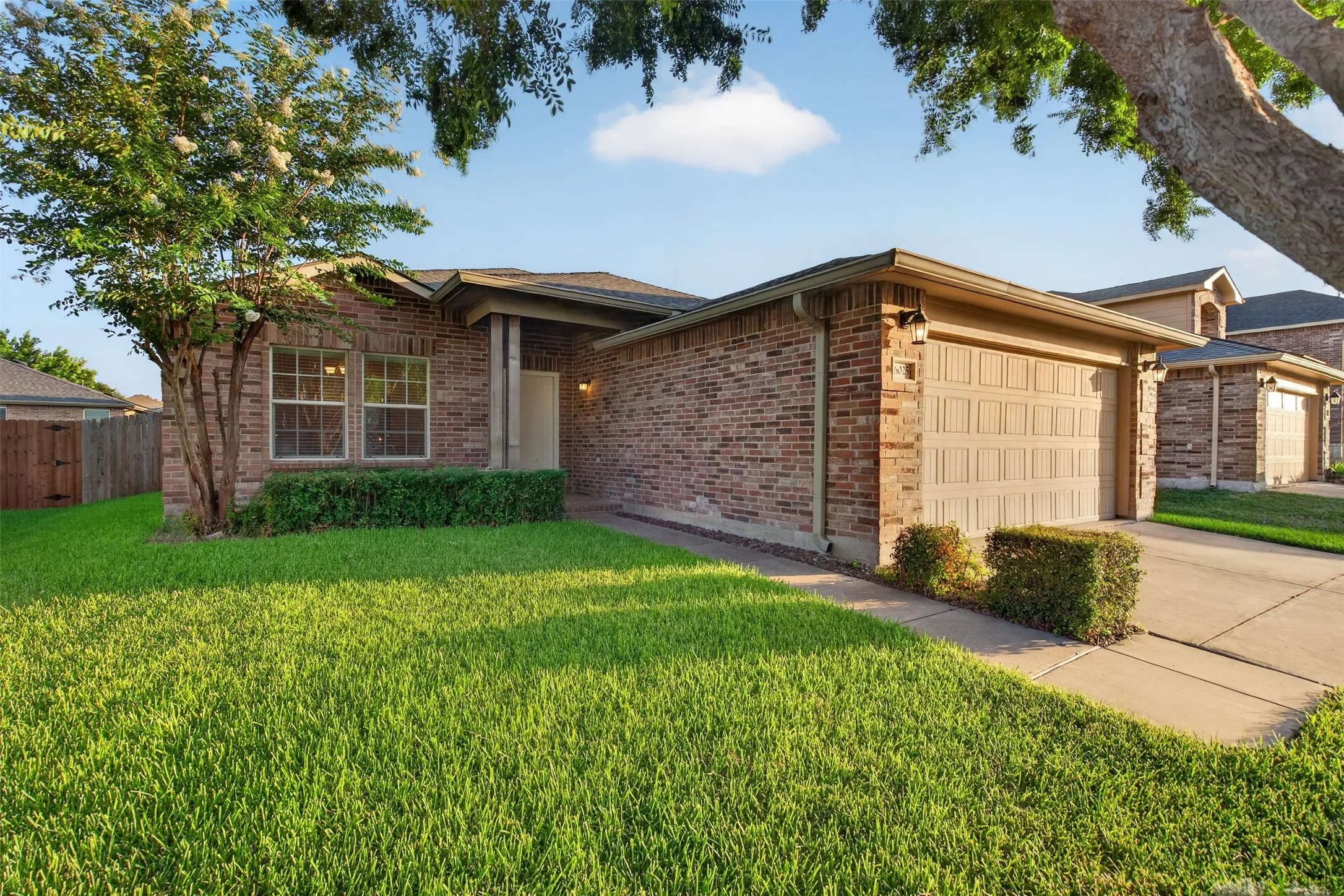 Single Family Residence For Rent in Tarrant County , 6025 Deck House Road, Fort Worth, Texas 76179, 3 Bedroom, 2 Bathroom, 2 Garage spaces, 1,393 Sqft, built in 2012, mls#21356001, Real Estate Agent in Fort Worth, Homes For Rent in Tarrant county, Homes For Rent in Fort Worth, Realtor in Fort Worth Texas, Real Estate Brokerage Independent Realty Texas, Luminita Cordes Realtor