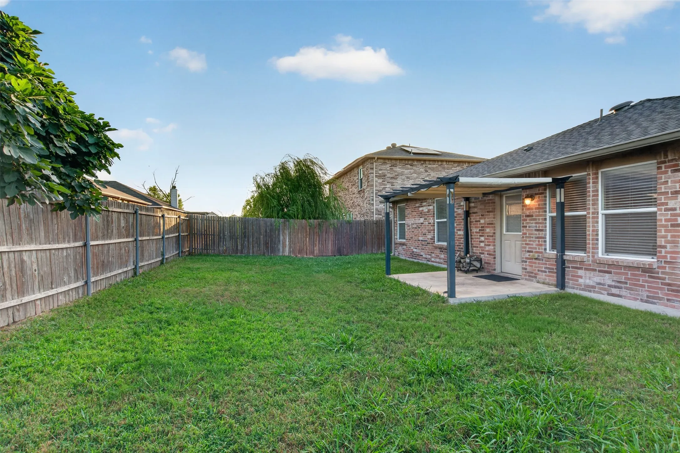 Single Family Residence For Rent in Tarrant County , 6025 Deck House Road, Fort Worth, Texas 76179, 3 Bedroom, 2 Bathroom, 2 Garage spaces, 1,393 Sqft, built in 2012, mls#21356001, Real Estate Agent in Fort Worth, Homes For Rent in Tarrant county, Homes For Rent in Fort Worth, Realtor in Fort Worth Texas, Real Estate Brokerage Independent Realty Texas, Luminita Cordes Realtor