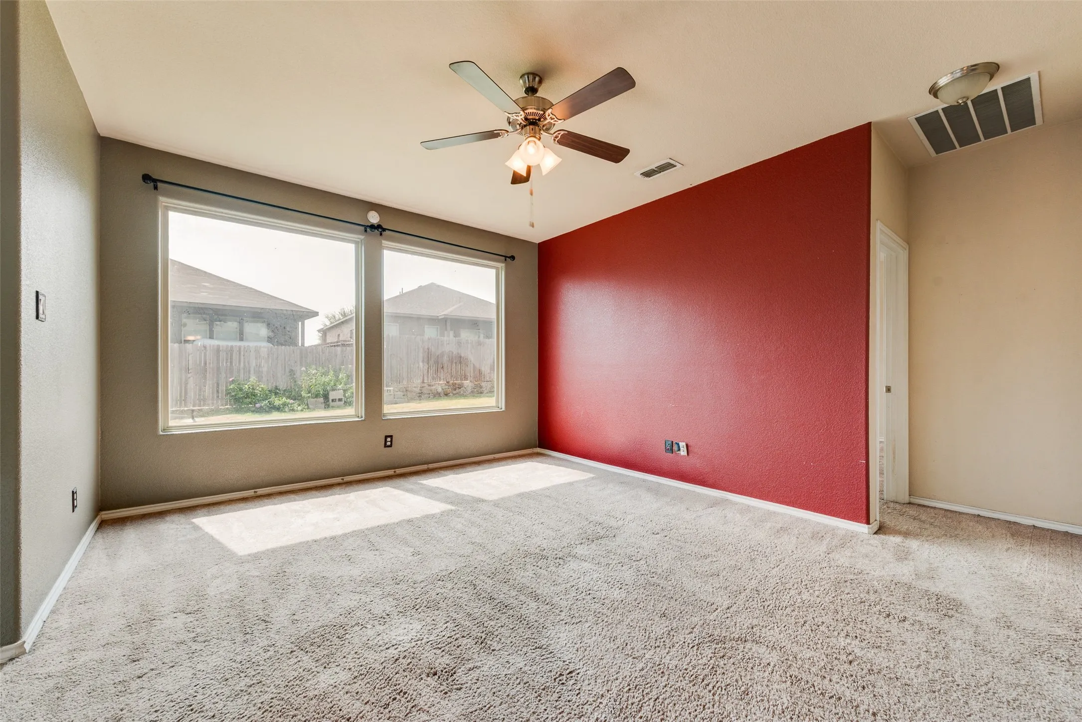 Single Family Residence For Sale in Tarrant County , 1733 Falling Star Drive, Fort Worth, Texas 76052, 4 Bedroom, 2 Bathroom, 2 Garage spaces, 1,592 Sqft, built in 2016, mls#21354940, Real Estate Agent in Fort Worth, Homes For Sale in Tarrant county, Homes For Sale in Fort Worth, Realtor in Fort Worth Texas, Real Estate Brokerage Independent Realty Texas, Luminita Cordes Realtor