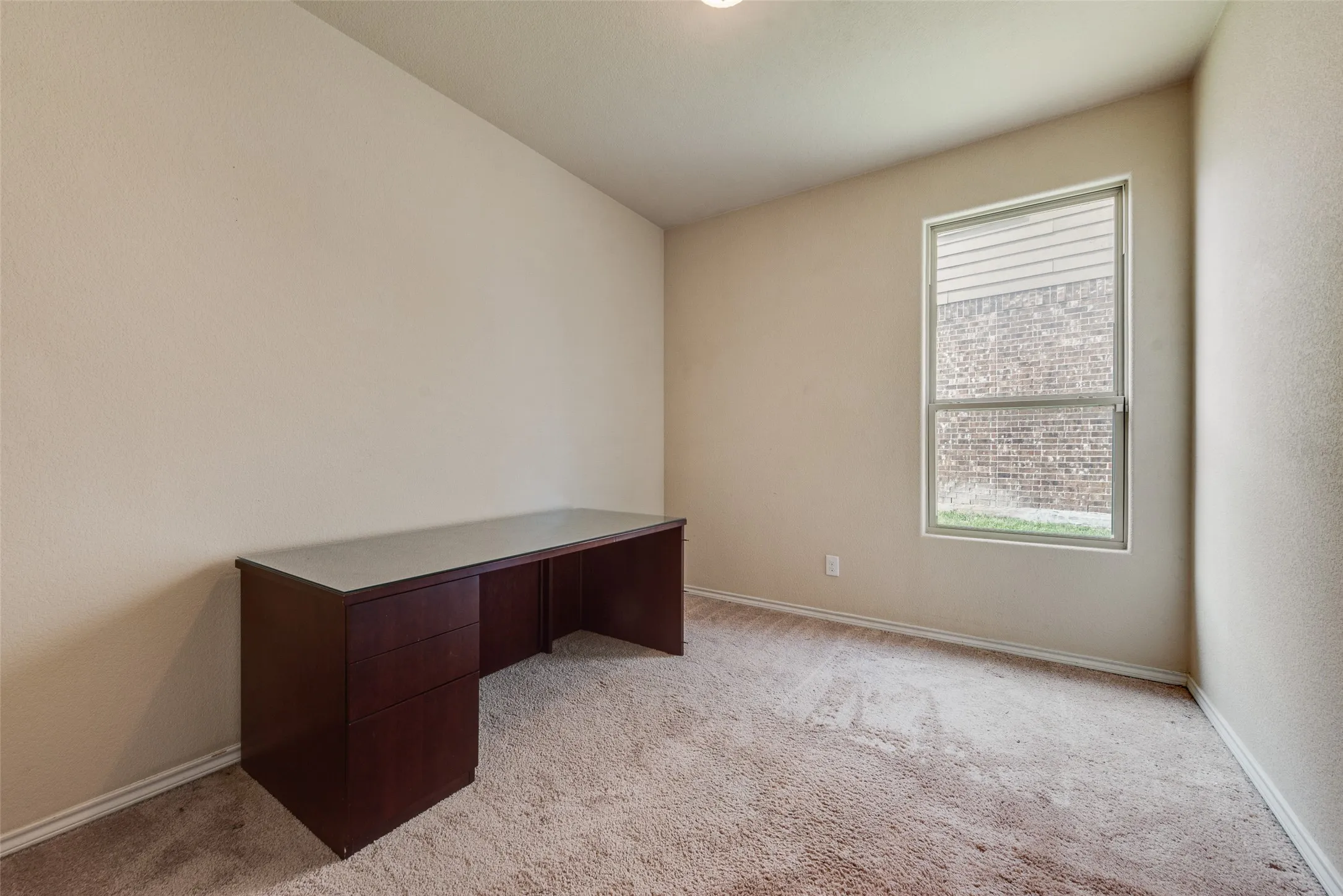 Single Family Residence For Sale in Tarrant County , 1733 Falling Star Drive, Fort Worth, Texas 76052, 4 Bedroom, 2 Bathroom, 2 Garage spaces, 1,592 Sqft, built in 2016, mls#21354940, Real Estate Agent in Fort Worth, Homes For Sale in Tarrant county, Homes For Sale in Fort Worth, Realtor in Fort Worth Texas, Real Estate Brokerage Independent Realty Texas, Luminita Cordes Realtor