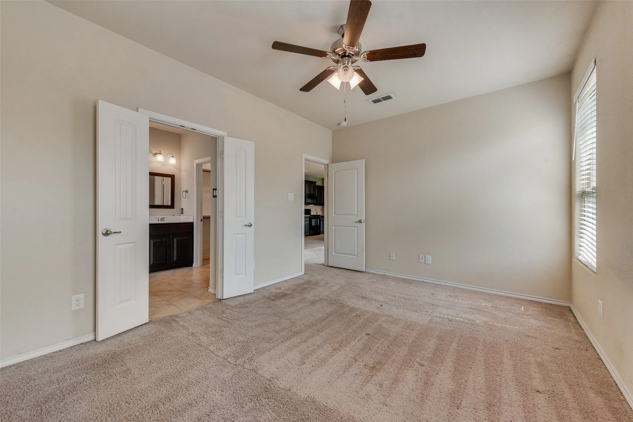 Single Family Residence For Sale in Tarrant County , 1733 Falling Star Drive, Fort Worth, Texas 76052, 4 Bedroom, 2 Bathroom, 2 Garage spaces, 1,592 Sqft, built in 2016, mls#21354940, Real Estate Agent in Fort Worth, Homes For Sale in Tarrant county, Homes For Sale in Fort Worth, Realtor in Fort Worth Texas, Real Estate Brokerage Independent Realty Texas, Luminita Cordes Realtor