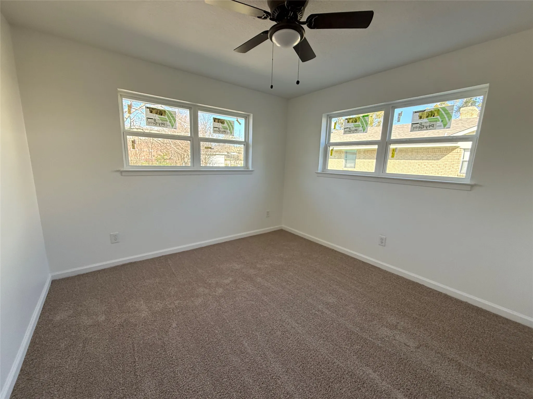 Single Family Residence For Sale in Kaufman County , 106 W Jeter Street, Mabank, Texas 75147, 3 Bedroom, 2 Bathroom, 2 Garage spaces, 1,537 Sqft, built in 1978, mls#21356009, Real Estate Agent in Mabank, Homes For Sale in Kaufman county, Homes For Sale in Mabank, Realtor in Mabank Texas, Real Estate Brokerage Independent Realty Texas, Luminita Cordes Realtor