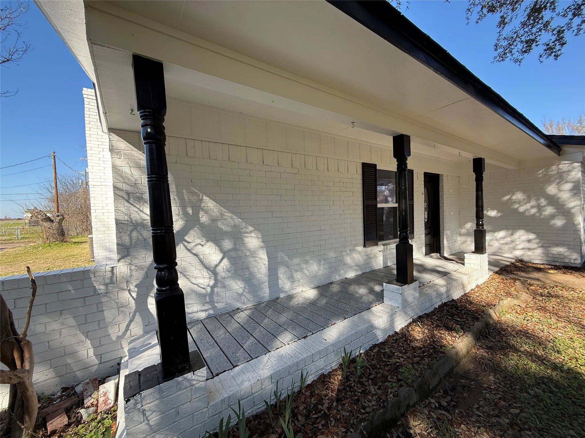 Single Family Residence For Sale in Kaufman County , 106 W Jeter Street, Mabank, Texas 75147, 3 Bedroom, 2 Bathroom, 2 Garage spaces, 1,537 Sqft, built in 1978, mls#21356009, Real Estate Agent in Mabank, Homes For Sale in Kaufman county, Homes For Sale in Mabank, Realtor in Mabank Texas, Real Estate Brokerage Independent Realty Texas, Luminita Cordes Realtor