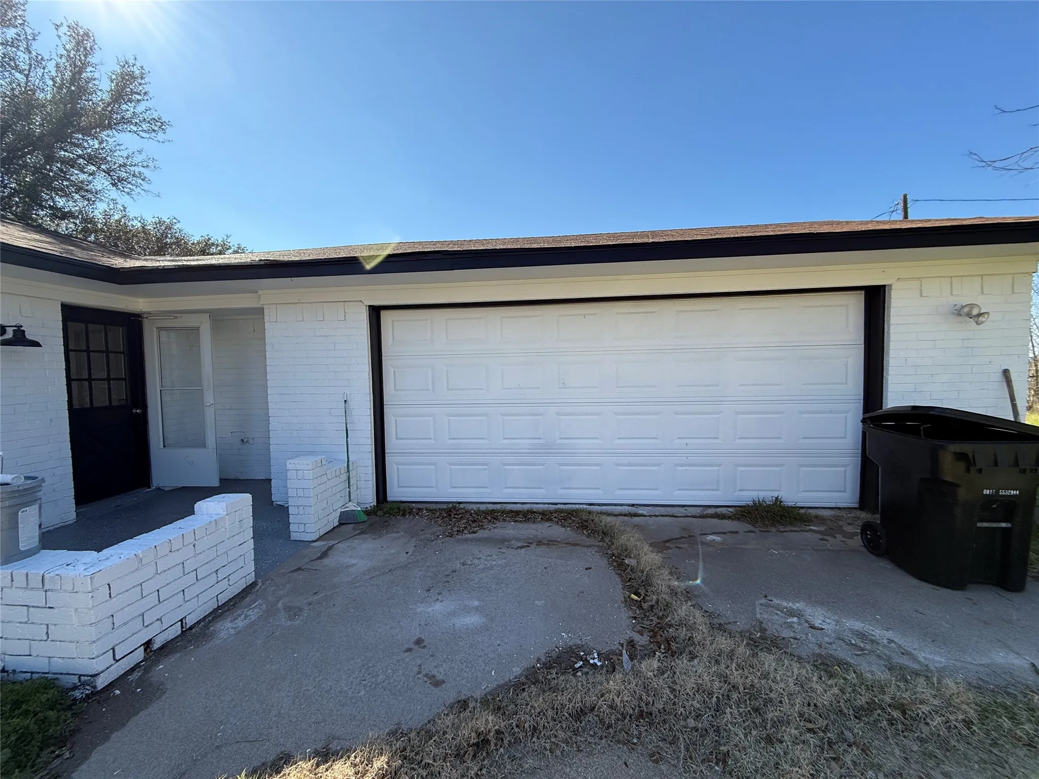 Single Family Residence For Sale in Kaufman County , 106 W Jeter Street, Mabank, Texas 75147, 3 Bedroom, 2 Bathroom, 2 Garage spaces, 1,537 Sqft, built in 1978, mls#21356009, Real Estate Agent in Mabank, Homes For Sale in Kaufman county, Homes For Sale in Mabank, Realtor in Mabank Texas, Real Estate Brokerage Independent Realty Texas, Luminita Cordes Realtor