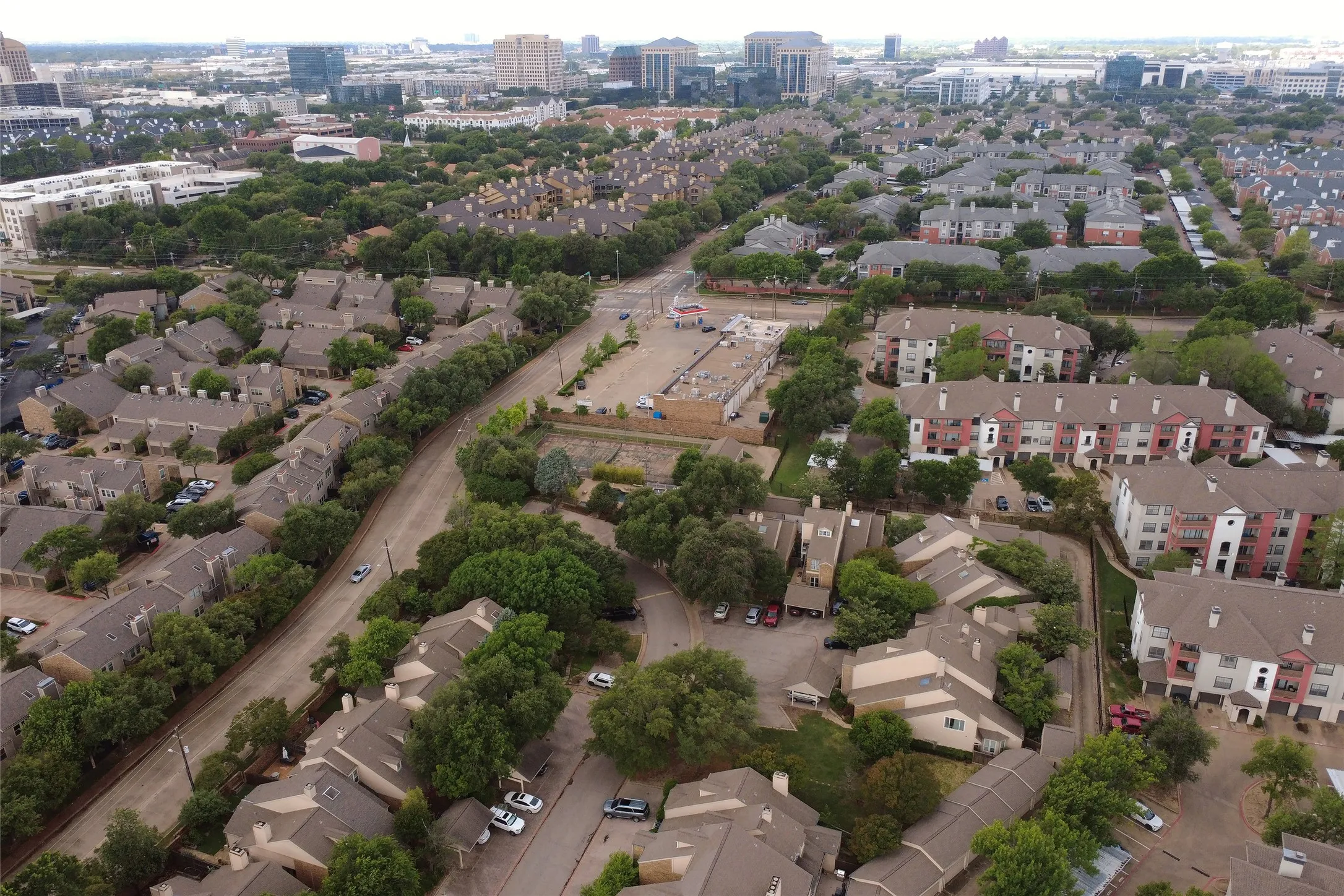 Aerial view to the west showing the proximity with the DNT-Addison and it's plentiful shopping, business, dining and entertainment amenities.
