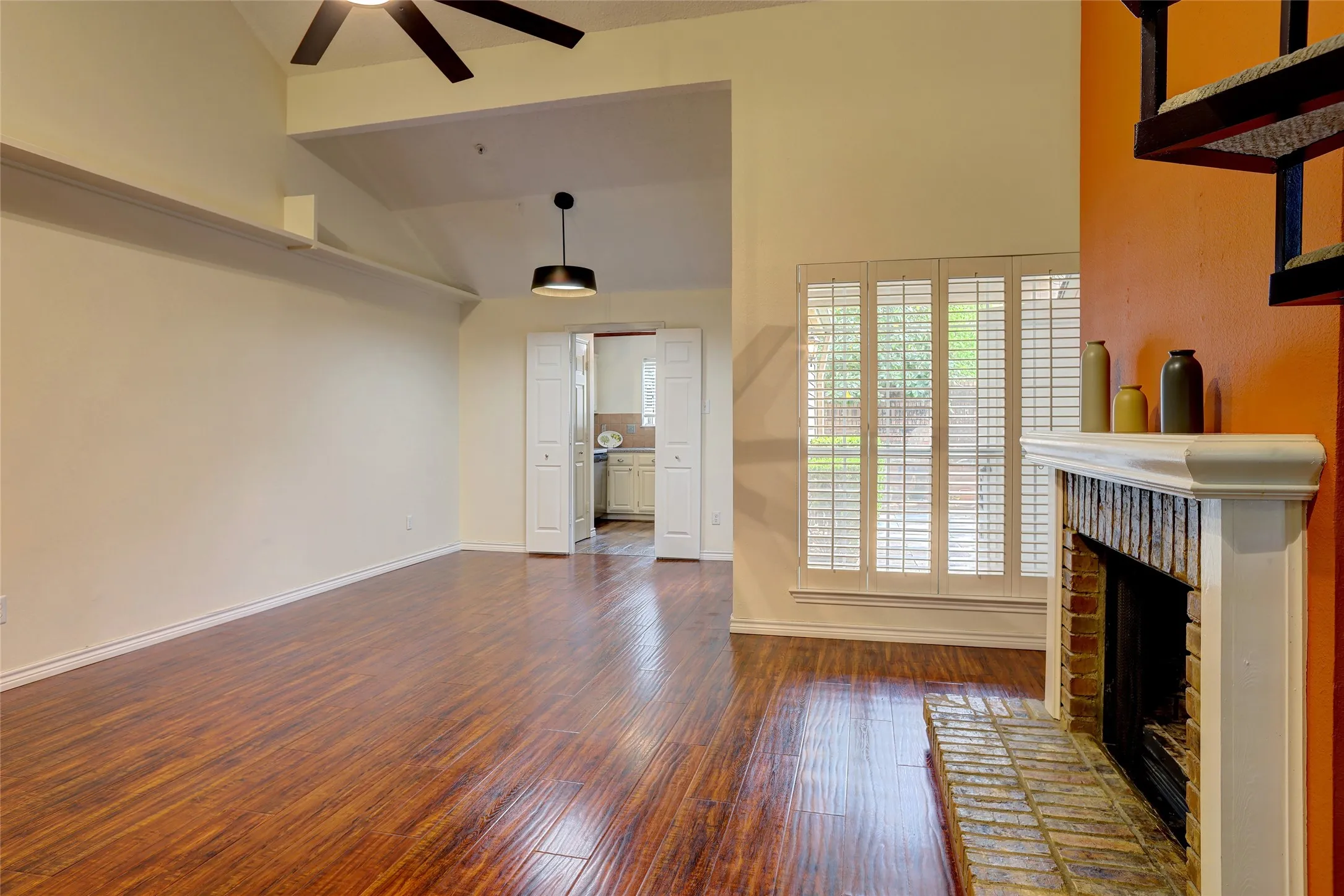 Condominium For Sale in Dallas County , 5565 Preston Oaks Road 120, Dallas, Texas 75254, 3 Bedroom, 2 Bathroom, 2 Garage spaces, 1,308 Sqft, built in 1983, mls#21355466, Real Estate Agent in Dallas, Homes For Sale in Dallas county, Homes For Sale in Dallas, Realtor in Dallas Texas, Real Estate Brokerage Independent Realty Texas, Luminita Cordes Realtor