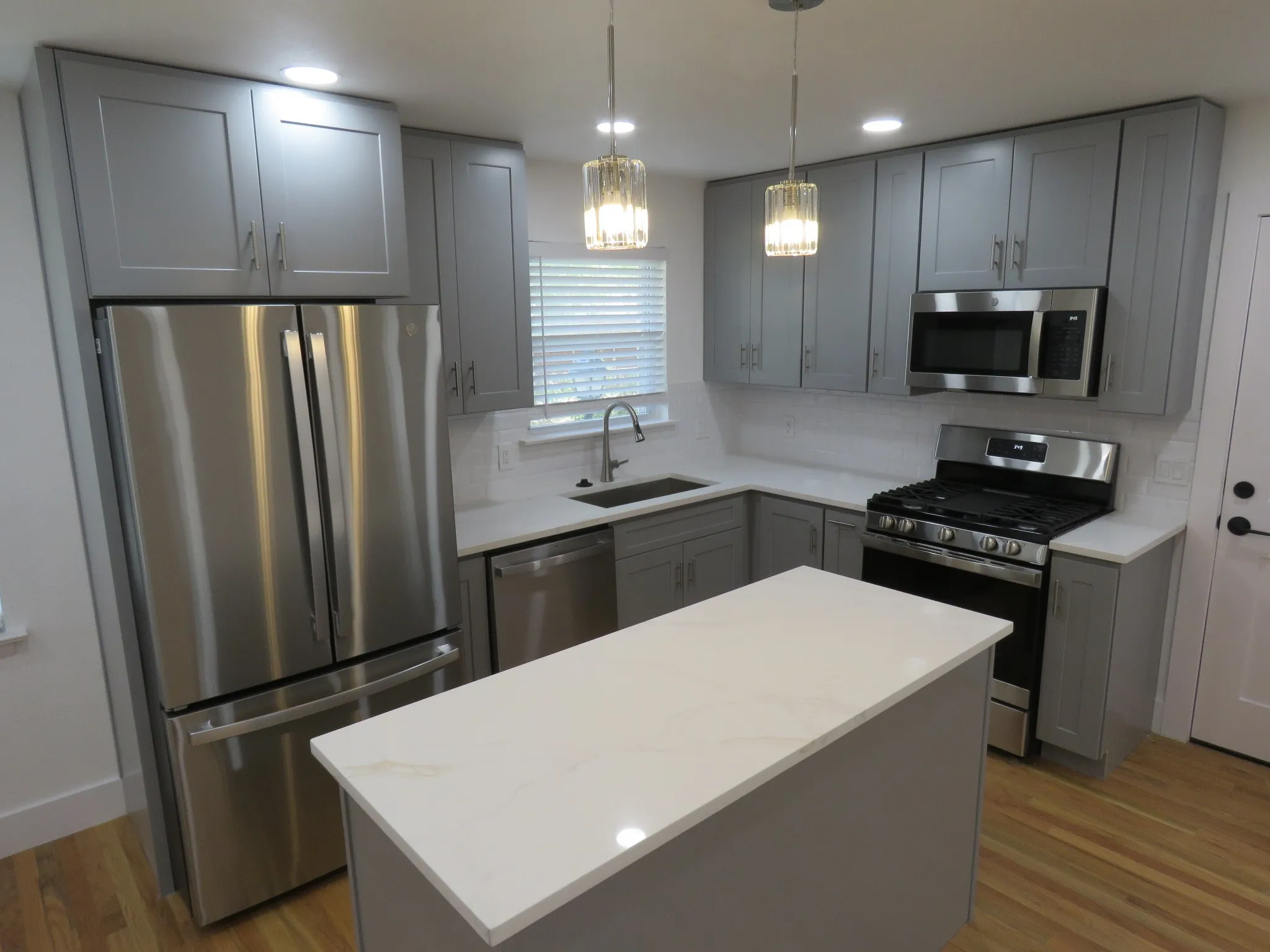 Kitchen with island