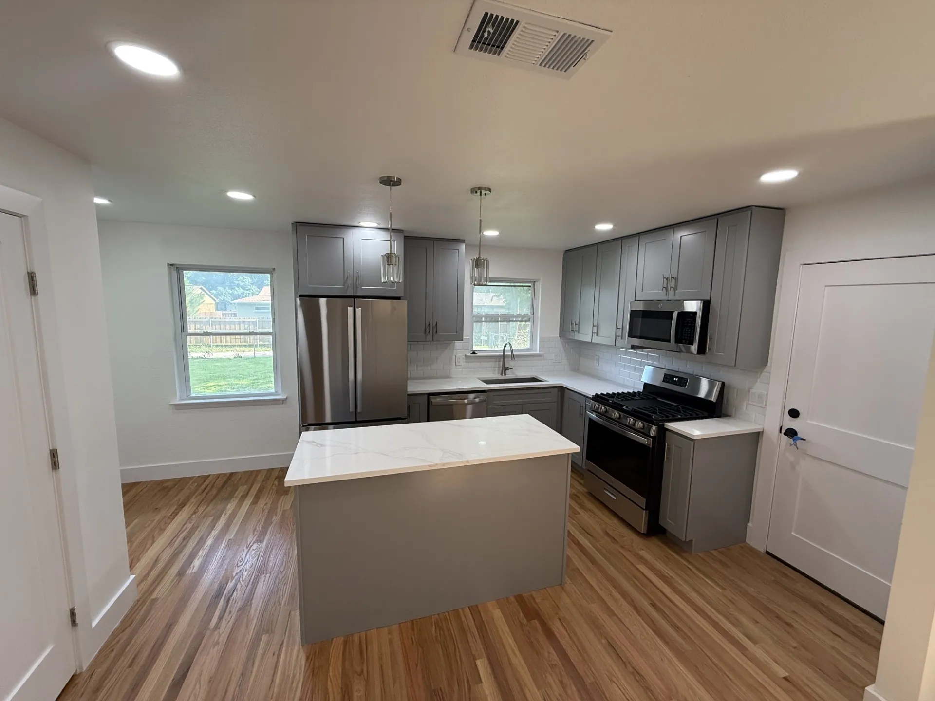 Single Family Residence For Rent in Dallas County , 413 Marilu Street, Richardson, Texas 75080, 2 Bedroom, 2 Bathroom, 2 Garage spaces, 1,102 Sqft, built in 1956, mls#21333572, Real Estate Agent in Richardson, Homes For Rent in Dallas county, Homes For Rent in Richardson, Realtor in Richardson Texas, Real Estate Brokerage Independent Realty Texas, Luminita Cordes Realtor