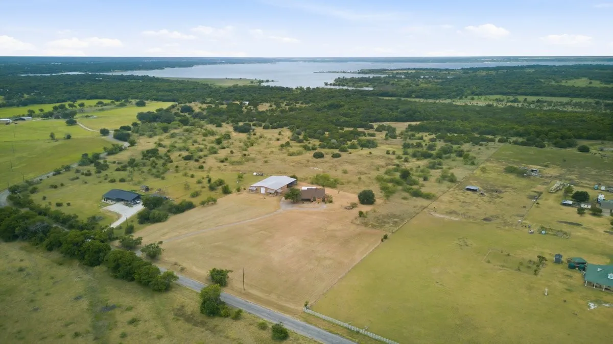 Single Family Residence For Sale in Hill County , 431 Hcr 2133, Whitney, Texas 76692, 3 Bedroom, 3 Bathroom, 2 Garage spaces, 2,633 Sqft, built in 0, mls#21338130, Real Estate Agent in Whitney, Homes For Sale in Hill county, Homes For Sale in Whitney, Realtor in Whitney Texas, Real Estate Brokerage Independent Realty Texas, Luminita Cordes Realtor