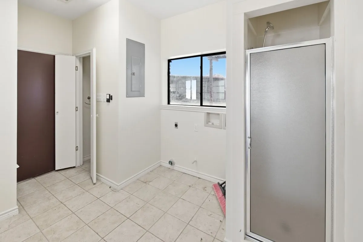 Single Family Residence For Sale in Hill County , 431 Hcr 2133, Whitney, Texas 76692, 3 Bedroom, 3 Bathroom, 2 Garage spaces, 2,633 Sqft, built in 0, mls#21338130, Real Estate Agent in Whitney, Homes For Sale in Hill county, Homes For Sale in Whitney, Realtor in Whitney Texas, Real Estate Brokerage Independent Realty Texas, Luminita Cordes Realtor