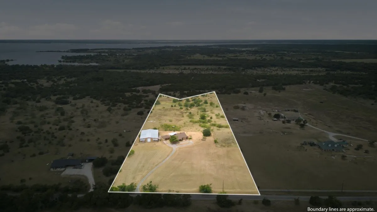 Single Family Residence For Sale in Hill County , 431 Hcr 2133, Whitney, Texas 76692, 3 Bedroom, 3 Bathroom, 2 Garage spaces, 2,633 Sqft, built in 0, mls#21338130, Real Estate Agent in Whitney, Homes For Sale in Hill county, Homes For Sale in Whitney, Realtor in Whitney Texas, Real Estate Brokerage Independent Realty Texas, Luminita Cordes Realtor