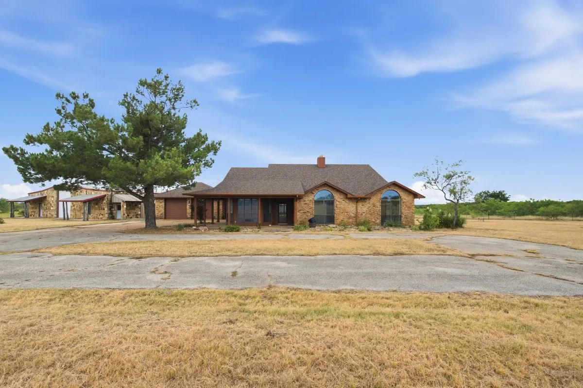 Single Family Residence For Sale in Hill County , 431 Hcr 2133, Whitney, Texas 76692, 3 Bedroom, 3 Bathroom, 2 Garage spaces, 2,633 Sqft, built in 0, mls#21338130, Real Estate Agent in Whitney, Homes For Sale in Hill county, Homes For Sale in Whitney, Realtor in Whitney Texas, Real Estate Brokerage Independent Realty Texas, Luminita Cordes Realtor