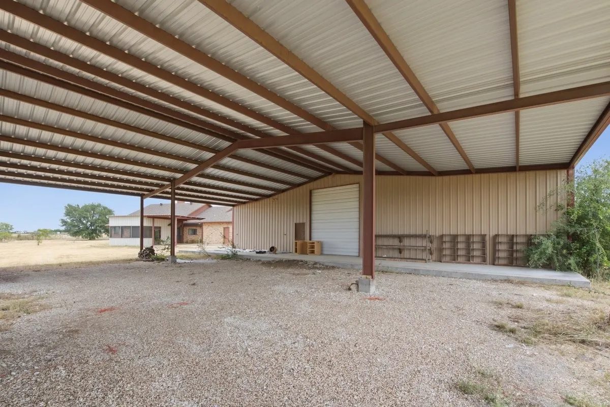 Single Family Residence For Sale in Hill County , 431 Hcr 2133, Whitney, Texas 76692, 3 Bedroom, 3 Bathroom, 2 Garage spaces, 2,633 Sqft, built in 0, mls#21338130, Real Estate Agent in Whitney, Homes For Sale in Hill county, Homes For Sale in Whitney, Realtor in Whitney Texas, Real Estate Brokerage Independent Realty Texas, Luminita Cordes Realtor