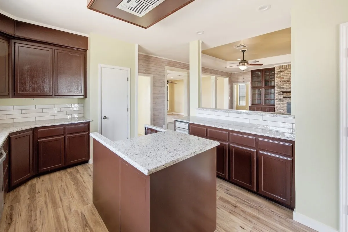 Single Family Residence For Sale in Hill County , 431 Hcr 2133, Whitney, Texas 76692, 3 Bedroom, 3 Bathroom, 2 Garage spaces, 2,633 Sqft, built in 0, mls#21338130, Real Estate Agent in Whitney, Homes For Sale in Hill county, Homes For Sale in Whitney, Realtor in Whitney Texas, Real Estate Brokerage Independent Realty Texas, Luminita Cordes Realtor