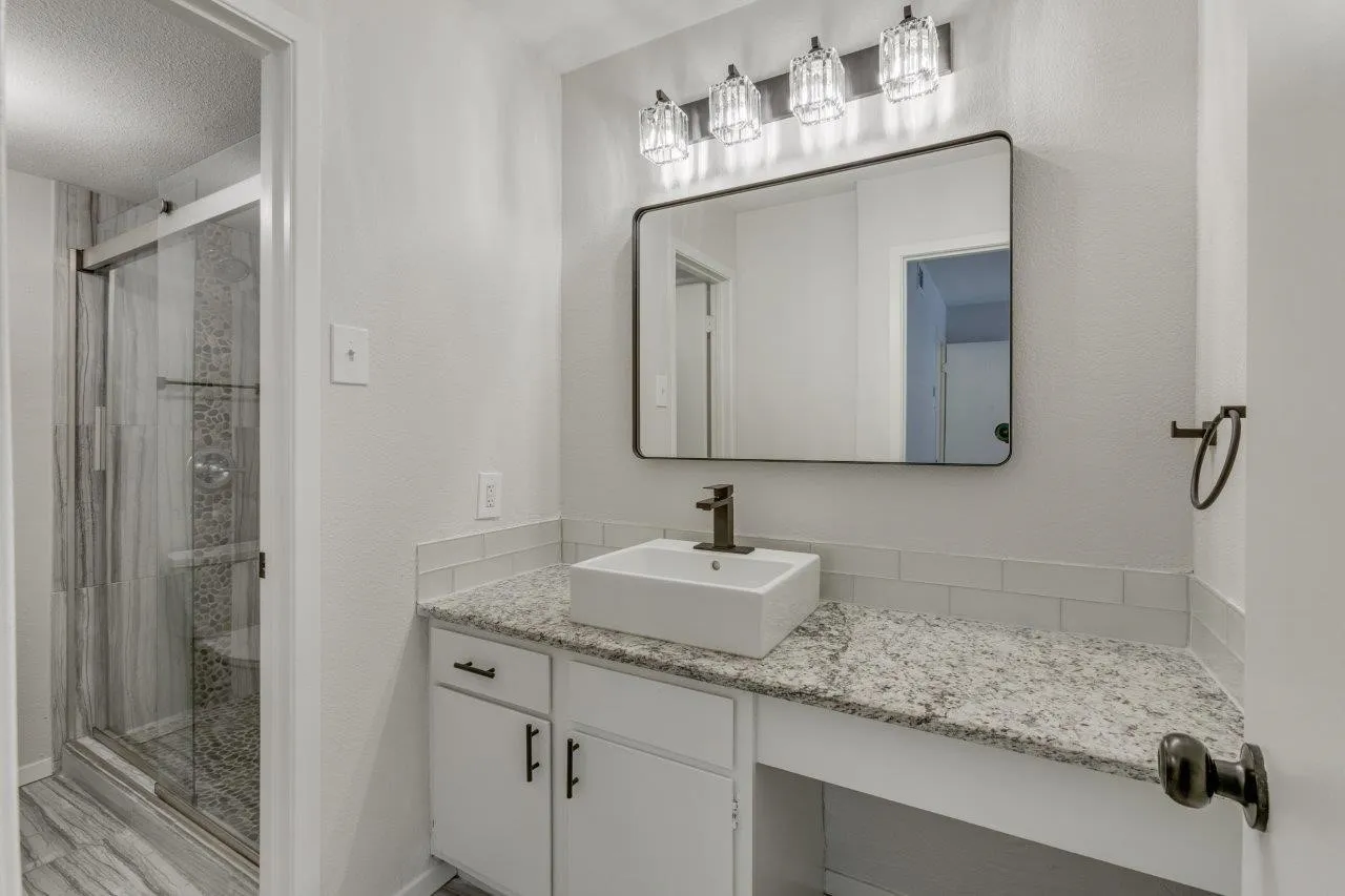 Condominium For Rent in Dallas County , 5300 Keller Springs Road 1057, Dallas, Texas 75248, 1 Bedroom, 2 Bathroom, Garage spaces, 897 Sqft, built in 1982, mls#21356034, Real Estate Agent in Dallas, Homes For Rent in Dallas county, Homes For Rent in Dallas, Realtor in Dallas Texas, Real Estate Brokerage Independent Realty Texas, Luminita Cordes Realtor