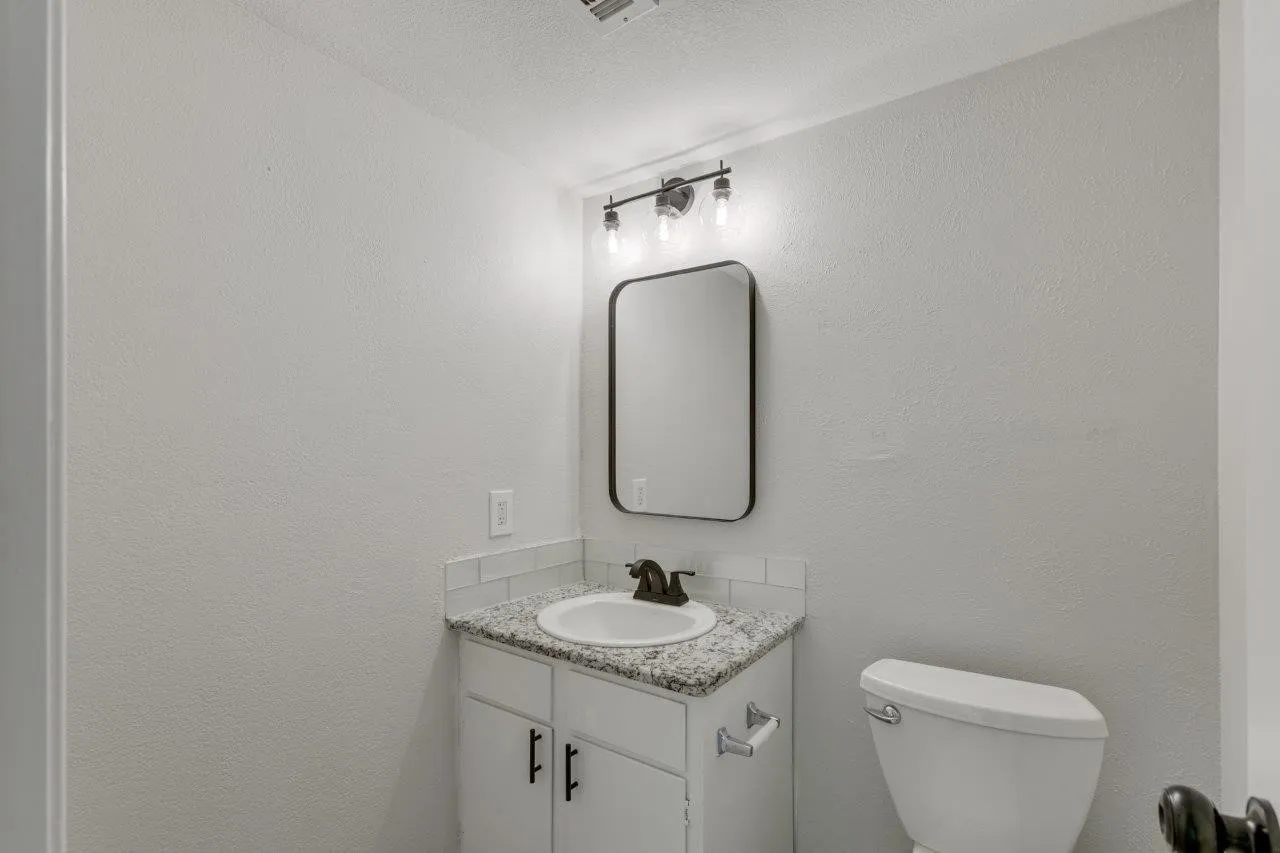 Condominium For Rent in Dallas County , 5300 Keller Springs Road 1057, Dallas, Texas 75248, 1 Bedroom, 2 Bathroom, Garage spaces, 897 Sqft, built in 1982, mls#21356034, Real Estate Agent in Dallas, Homes For Rent in Dallas county, Homes For Rent in Dallas, Realtor in Dallas Texas, Real Estate Brokerage Independent Realty Texas, Luminita Cordes Realtor