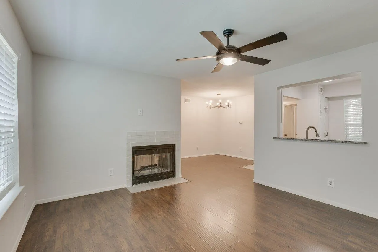 Condominium For Rent in Dallas County , 5300 Keller Springs Road 1057, Dallas, Texas 75248, 1 Bedroom, 2 Bathroom, Garage spaces, 897 Sqft, built in 1982, mls#21356034, Real Estate Agent in Dallas, Homes For Rent in Dallas county, Homes For Rent in Dallas, Realtor in Dallas Texas, Real Estate Brokerage Independent Realty Texas, Luminita Cordes Realtor