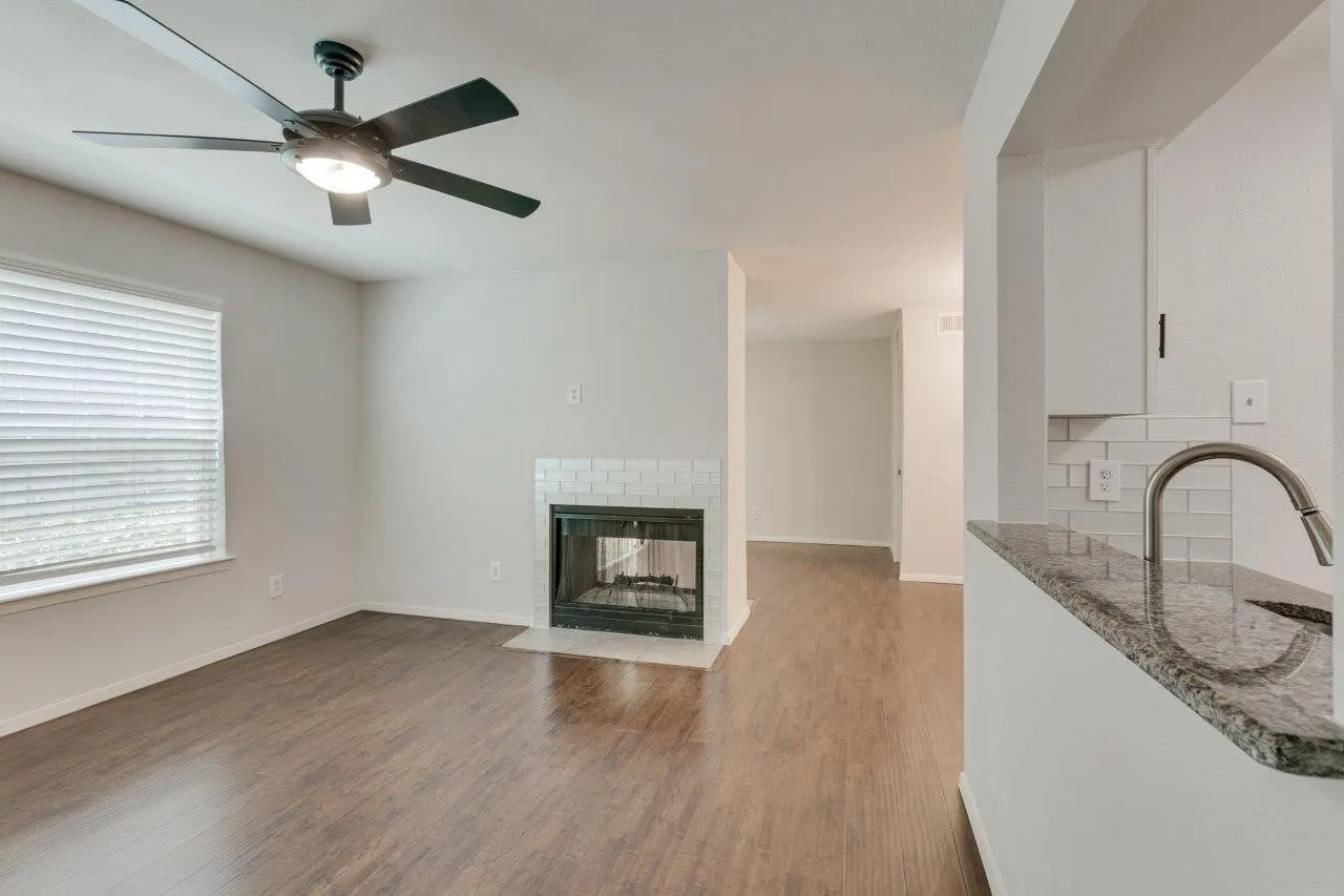 Condominium For Rent in Dallas County , 5300 Keller Springs Road 1057, Dallas, Texas 75248, 1 Bedroom, 2 Bathroom, Garage spaces, 897 Sqft, built in 1982, mls#21356034, Real Estate Agent in Dallas, Homes For Rent in Dallas county, Homes For Rent in Dallas, Realtor in Dallas Texas, Real Estate Brokerage Independent Realty Texas, Luminita Cordes Realtor
