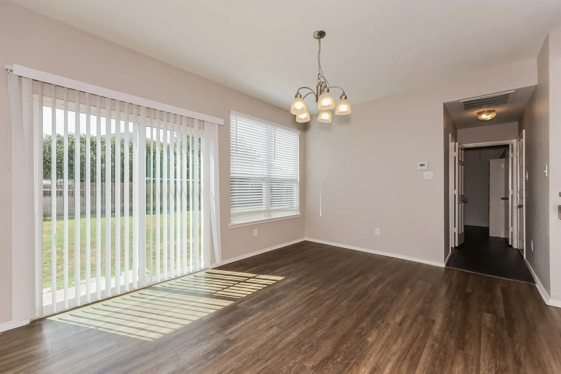 Single Family Residence For Sale in Tarrant County , 2410 Windcastle Drive, Mansfield, Texas 76063, 4 Bedroom, 3 Bathroom, 2 Garage spaces, 2,700 Sqft, built in 2005, mls#21351877, Real Estate Agent in Mansfield, Homes For Sale in Tarrant county, Homes For Sale in Mansfield, Realtor in Mansfield Texas, Real Estate Brokerage Independent Realty Texas, Luminita Cordes Realtor