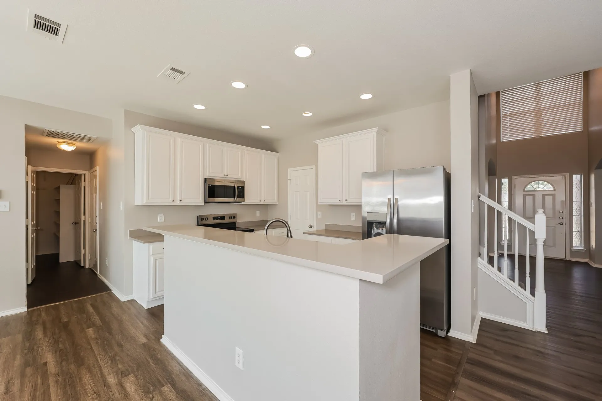Single Family Residence For Sale in Tarrant County , 2410 Windcastle Drive, Mansfield, Texas 76063, 4 Bedroom, 3 Bathroom, 2 Garage spaces, 2,700 Sqft, built in 2005, mls#21351877, Real Estate Agent in Mansfield, Homes For Sale in Tarrant county, Homes For Sale in Mansfield, Realtor in Mansfield Texas, Real Estate Brokerage Independent Realty Texas, Luminita Cordes Realtor