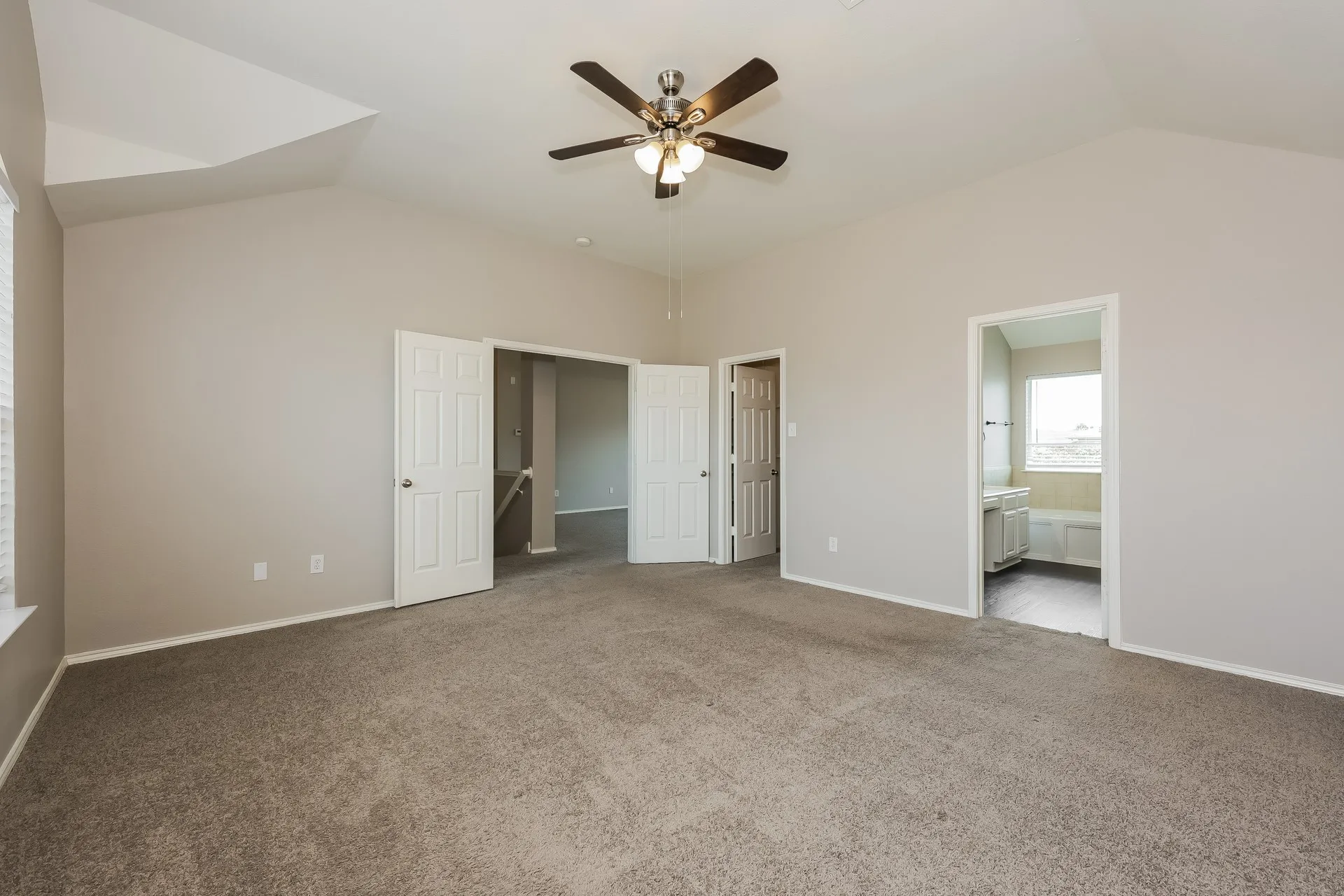 Single Family Residence For Sale in Tarrant County , 2410 Windcastle Drive, Mansfield, Texas 76063, 4 Bedroom, 3 Bathroom, 2 Garage spaces, 2,700 Sqft, built in 2005, mls#21351877, Real Estate Agent in Mansfield, Homes For Sale in Tarrant county, Homes For Sale in Mansfield, Realtor in Mansfield Texas, Real Estate Brokerage Independent Realty Texas, Luminita Cordes Realtor