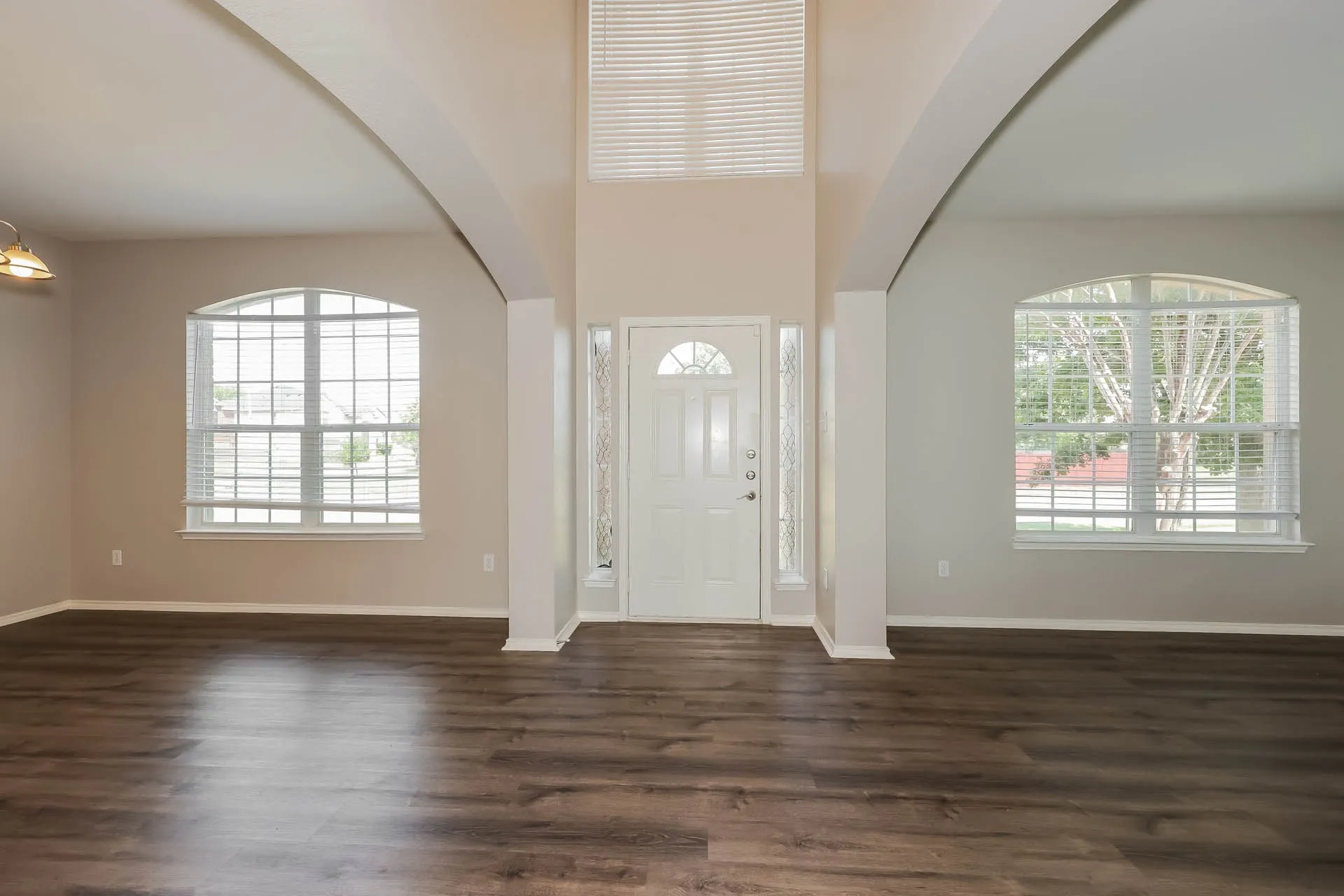 Single Family Residence For Sale in Tarrant County , 2410 Windcastle Drive, Mansfield, Texas 76063, 4 Bedroom, 3 Bathroom, 2 Garage spaces, 2,700 Sqft, built in 2005, mls#21351877, Real Estate Agent in Mansfield, Homes For Sale in Tarrant county, Homes For Sale in Mansfield, Realtor in Mansfield Texas, Real Estate Brokerage Independent Realty Texas, Luminita Cordes Realtor