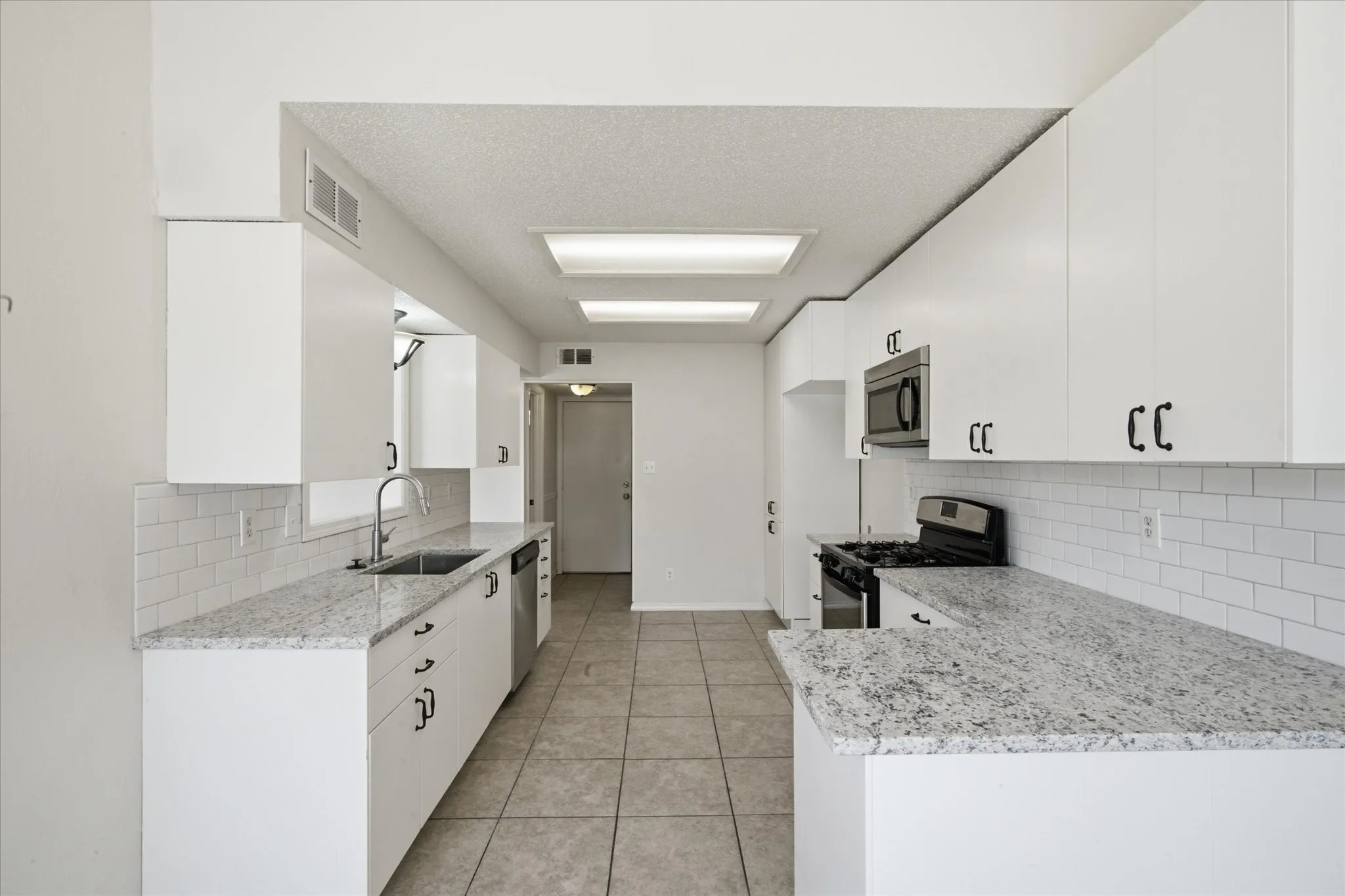 Single Family Residence For Sale in Dallas County , 4018 Smartt Street, Rowlett, Texas 75088, 4 Bedroom, 3 Bathroom, 2 Garage spaces, 1,907 Sqft, built in 1985, mls#21355419, Real Estate Agent in Rowlett, Homes For Sale in Dallas county, Homes For Sale in Rowlett, Realtor in Rowlett Texas, Real Estate Brokerage Independent Realty Texas, Luminita Cordes Realtor