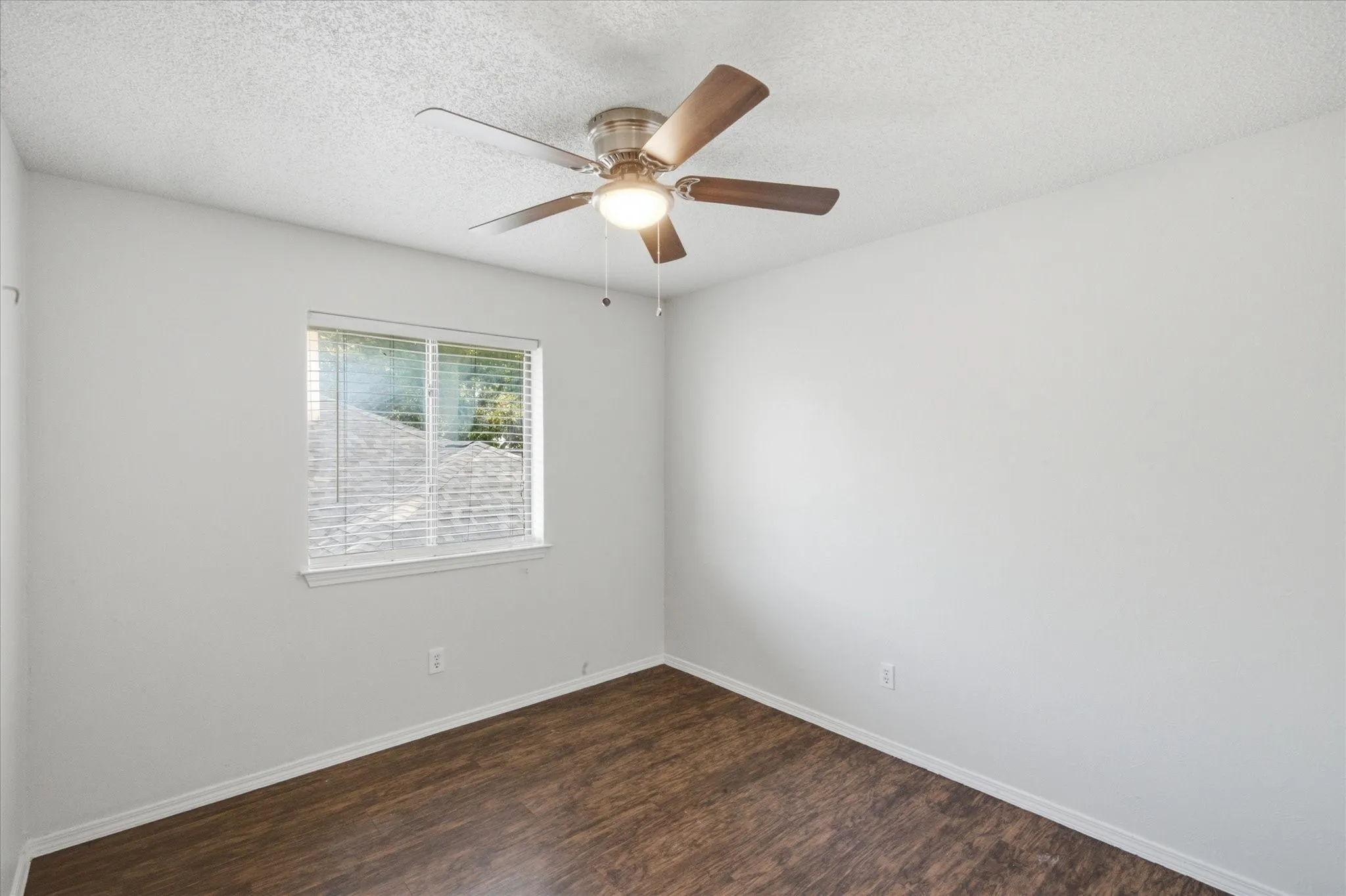Single Family Residence For Sale in Dallas County , 4018 Smartt Street, Rowlett, Texas 75088, 4 Bedroom, 3 Bathroom, 2 Garage spaces, 1,907 Sqft, built in 1985, mls#21355419, Real Estate Agent in Rowlett, Homes For Sale in Dallas county, Homes For Sale in Rowlett, Realtor in Rowlett Texas, Real Estate Brokerage Independent Realty Texas, Luminita Cordes Realtor