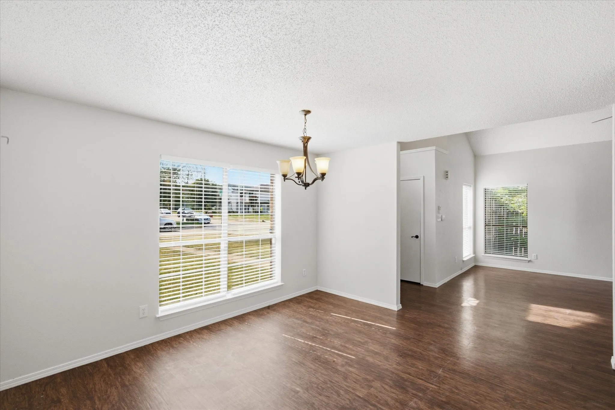 Single Family Residence For Sale in Dallas County , 4018 Smartt Street, Rowlett, Texas 75088, 4 Bedroom, 3 Bathroom, 2 Garage spaces, 1,907 Sqft, built in 1985, mls#21355419, Real Estate Agent in Rowlett, Homes For Sale in Dallas county, Homes For Sale in Rowlett, Realtor in Rowlett Texas, Real Estate Brokerage Independent Realty Texas, Luminita Cordes Realtor