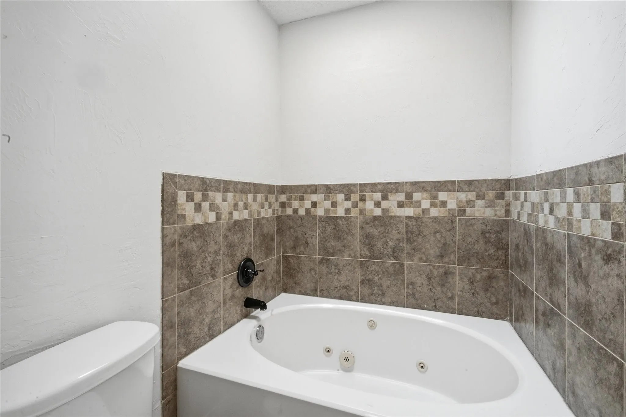 Single Family Residence For Sale in Dallas County , 4018 Smartt Street, Rowlett, Texas 75088, 4 Bedroom, 3 Bathroom, 2 Garage spaces, 1,907 Sqft, built in 1985, mls#21355419, Real Estate Agent in Rowlett, Homes For Sale in Dallas county, Homes For Sale in Rowlett, Realtor in Rowlett Texas, Real Estate Brokerage Independent Realty Texas, Luminita Cordes Realtor