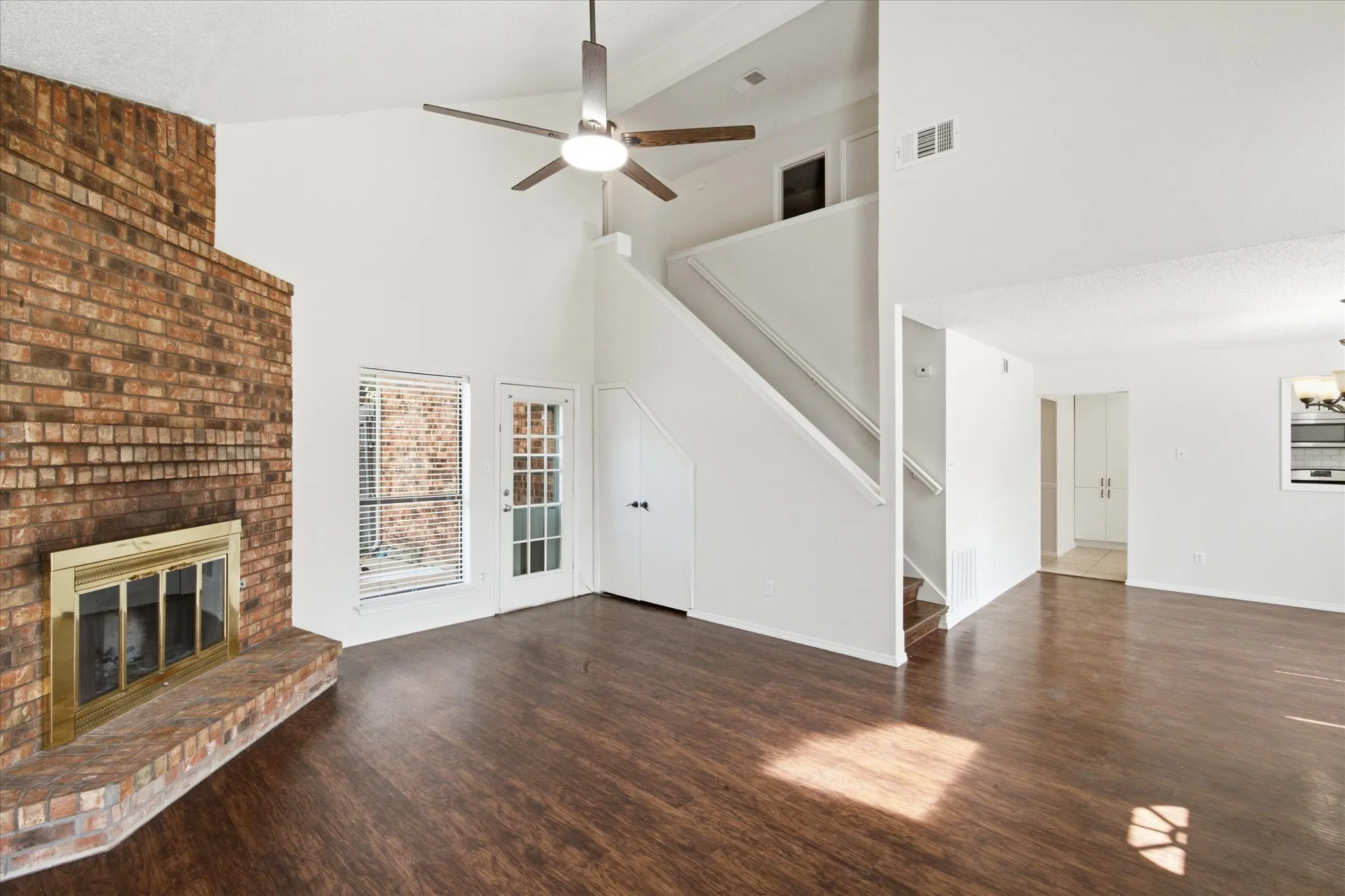 Single Family Residence For Sale in Dallas County , 4018 Smartt Street, Rowlett, Texas 75088, 4 Bedroom, 3 Bathroom, 2 Garage spaces, 1,907 Sqft, built in 1985, mls#21355419, Real Estate Agent in Rowlett, Homes For Sale in Dallas county, Homes For Sale in Rowlett, Realtor in Rowlett Texas, Real Estate Brokerage Independent Realty Texas, Luminita Cordes Realtor
