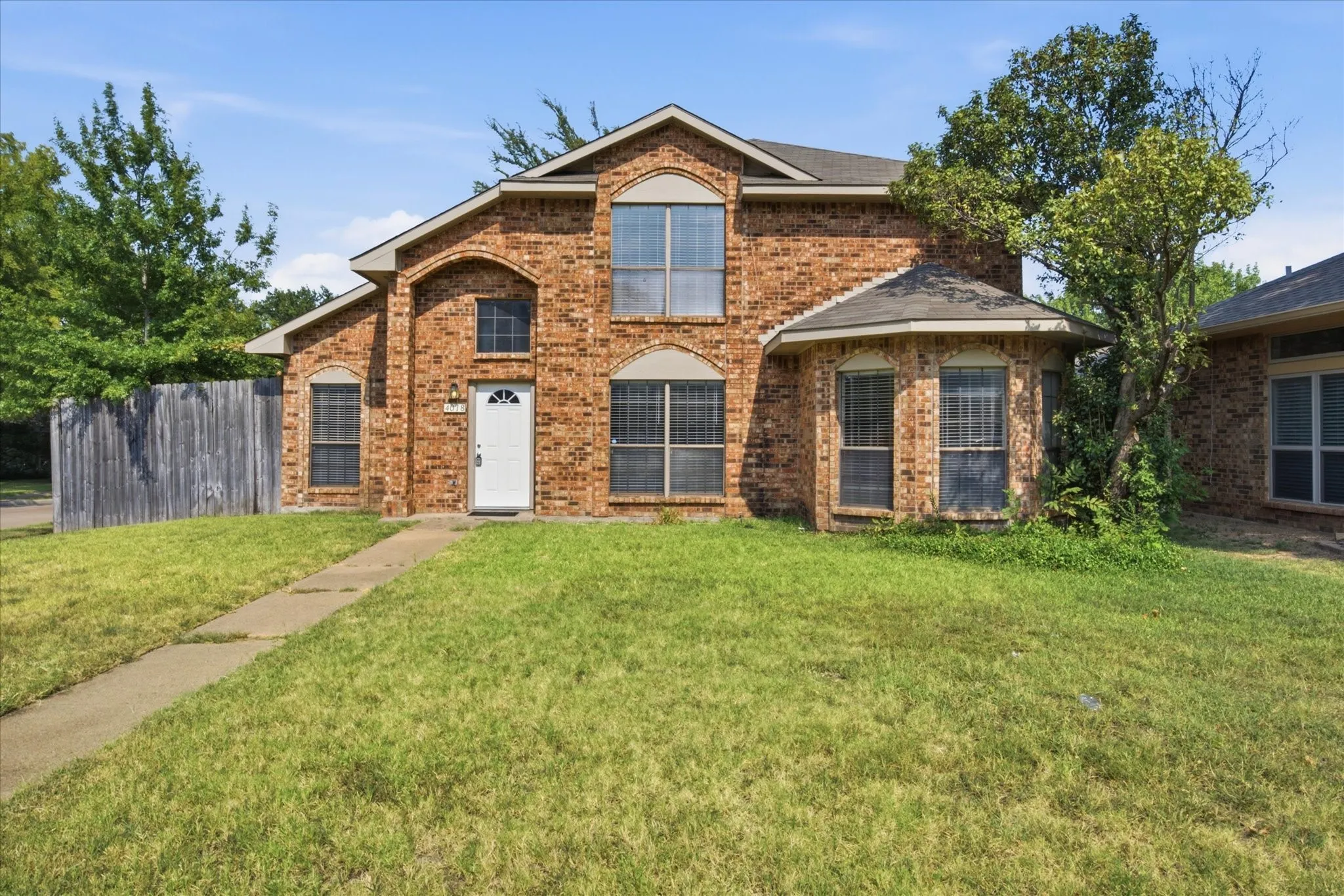 Single Family Residence For Sale in Dallas County , 4018 Smartt Street, Rowlett, Texas 75088, 4 Bedroom, 3 Bathroom, 2 Garage spaces, 1,907 Sqft, built in 1985, mls#21355419, Real Estate Agent in Rowlett, Homes For Sale in Dallas county, Homes For Sale in Rowlett, Realtor in Rowlett Texas, Real Estate Brokerage Independent Realty Texas, Luminita Cordes Realtor