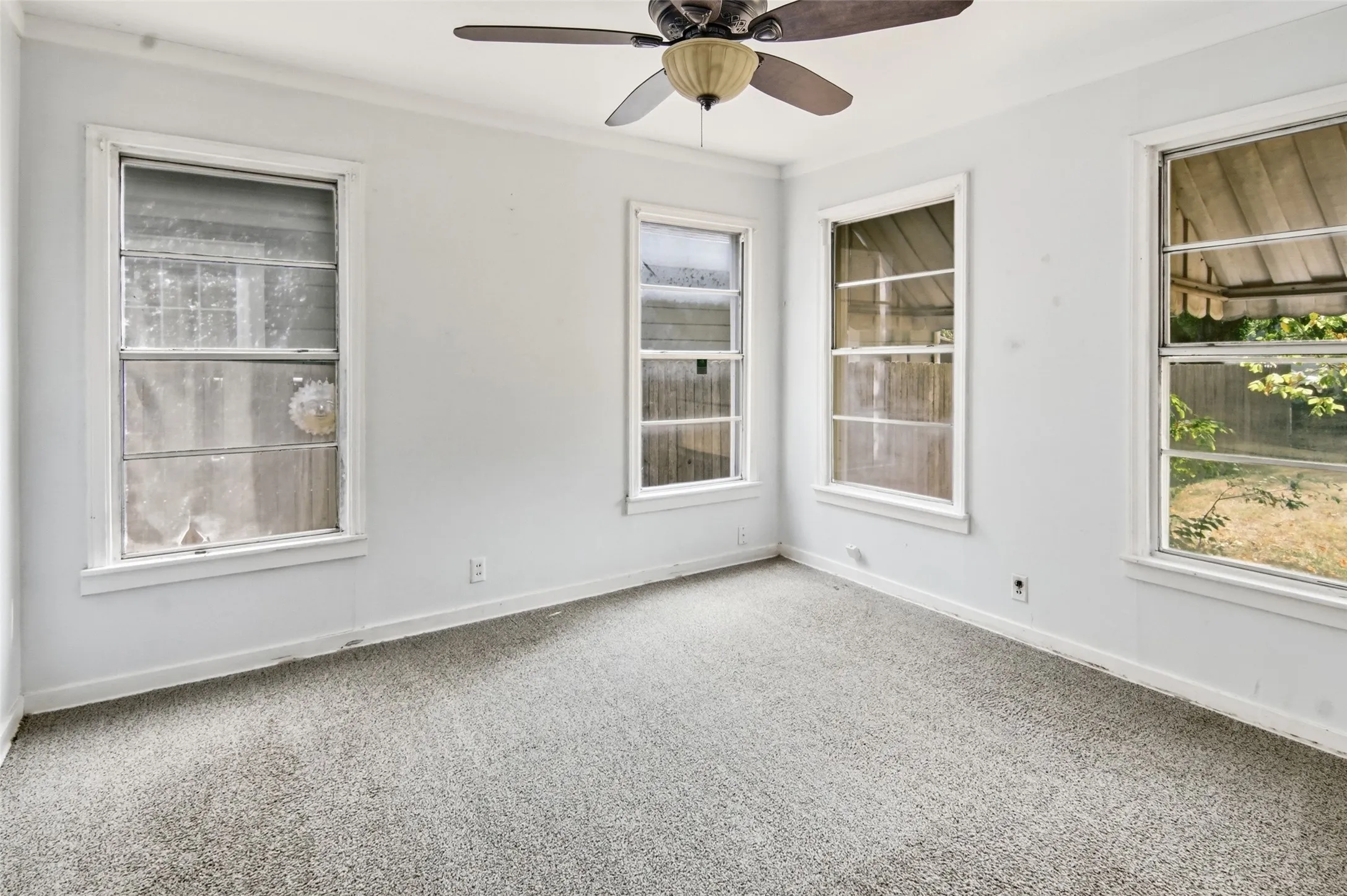 second bedroom, carpet, 2 closets