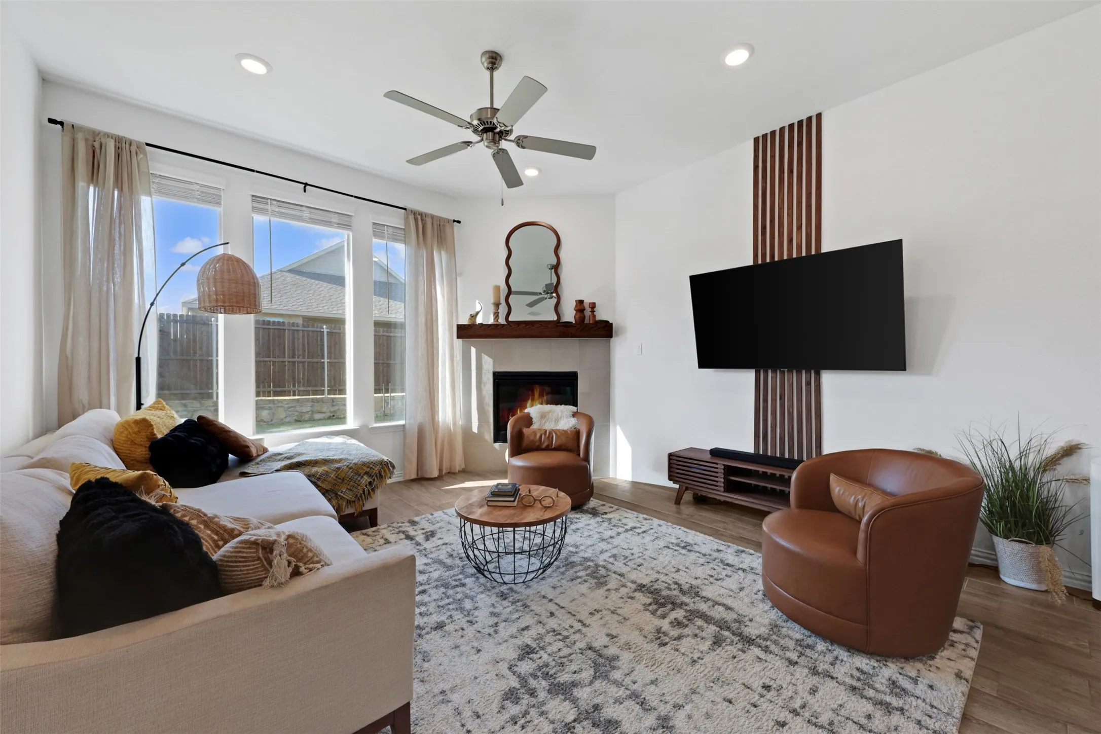 Single Family Residence For Sale in Collin County , 1209 Sweetgum Street, Princeton, Texas 75407, 4 Bedroom, 2 Bathroom, 2 Garage spaces, 1,961 Sqft, built in 2021, Price $349,999, mls#21355734, Real Estate Agent in Princeton, Homes For Sale in Collin county, Homes For Sale in Princeton, Realtor in Princeton Texas, Real Estate Brokerage Independent Realty Texas, Luminita Cordes Realtor