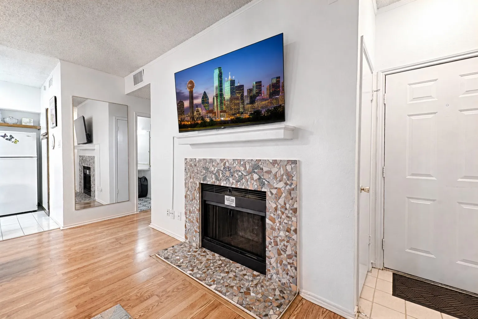 Condominium For Rent in Collin County , 1700 Amelia Court 224, Plano, Texas 75075, 2 Bedroom, 2 Bathroom, Garage spaces, 809 Sqft, built in 1984, Price $3,000, mls#21355090, Real Estate Agent in Plano, Homes For Rent in Collin county, Homes For Rent in Plano, Realtor in Plano Texas, Real Estate Brokerage Independent Realty Texas, Luminita Cordes Realtor