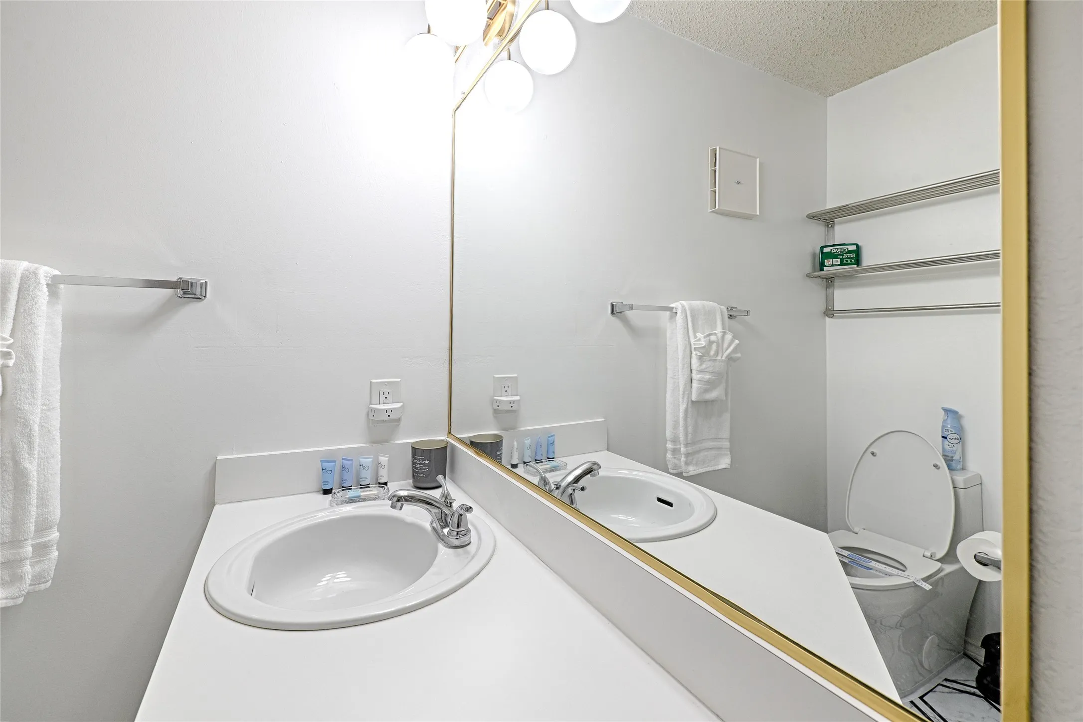 Condominium For Rent in Collin County , 1700 Amelia Court 224, Plano, Texas 75075, 2 Bedroom, 2 Bathroom, Garage spaces, 809 Sqft, built in 1984, Price $3,000, mls#21355090, Real Estate Agent in Plano, Homes For Rent in Collin county, Homes For Rent in Plano, Realtor in Plano Texas, Real Estate Brokerage Independent Realty Texas, Luminita Cordes Realtor