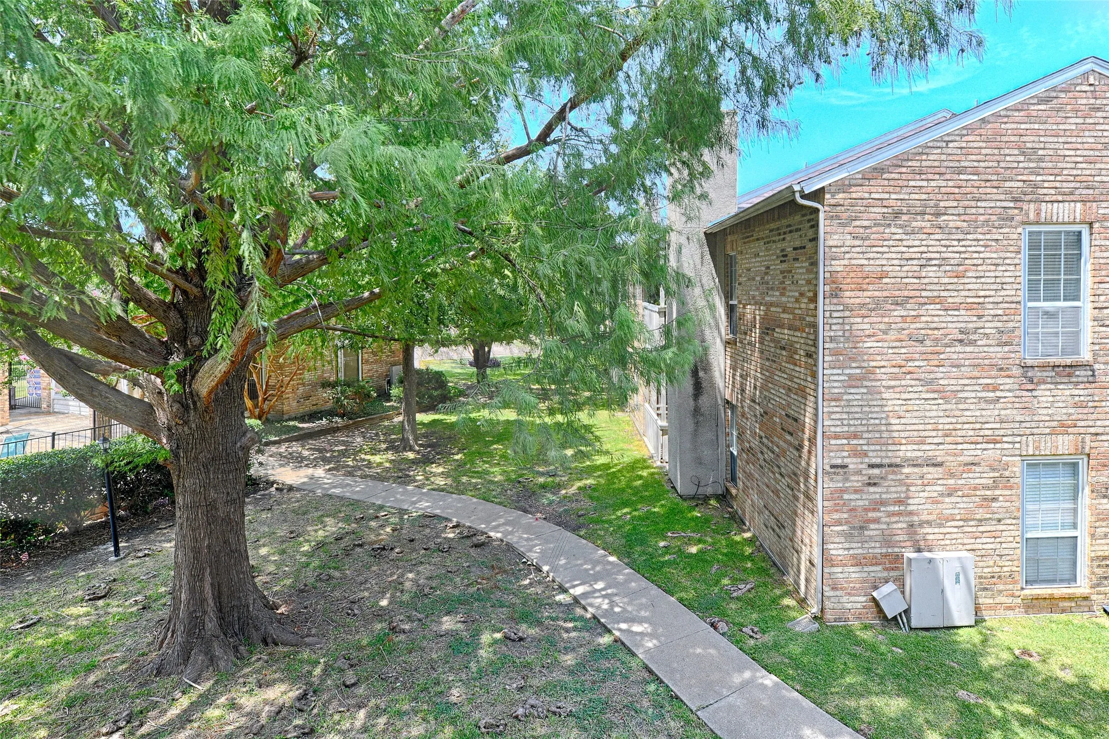 Condominium For Rent in Collin County , 1700 Amelia Court 224, Plano, Texas 75075, 2 Bedroom, 2 Bathroom, Garage spaces, 809 Sqft, built in 1984, Price $3,000, mls#21355090, Real Estate Agent in Plano, Homes For Rent in Collin county, Homes For Rent in Plano, Realtor in Plano Texas, Real Estate Brokerage Independent Realty Texas, Luminita Cordes Realtor