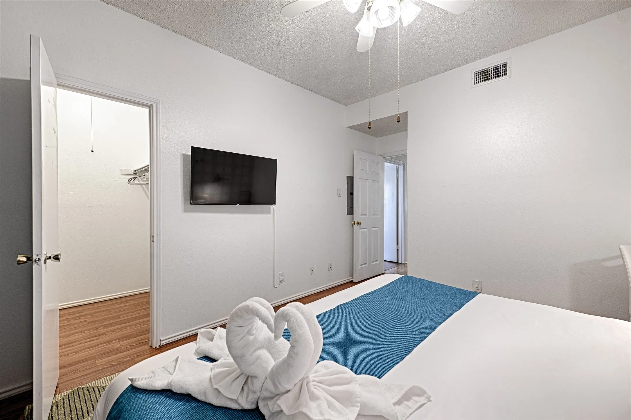 Condominium For Rent in Collin County , 1700 Amelia Court 224, Plano, Texas 75075, 2 Bedroom, 2 Bathroom, Garage spaces, 809 Sqft, built in 1984, Price $3,000, mls#21355090, Real Estate Agent in Plano, Homes For Rent in Collin county, Homes For Rent in Plano, Realtor in Plano Texas, Real Estate Brokerage Independent Realty Texas, Luminita Cordes Realtor