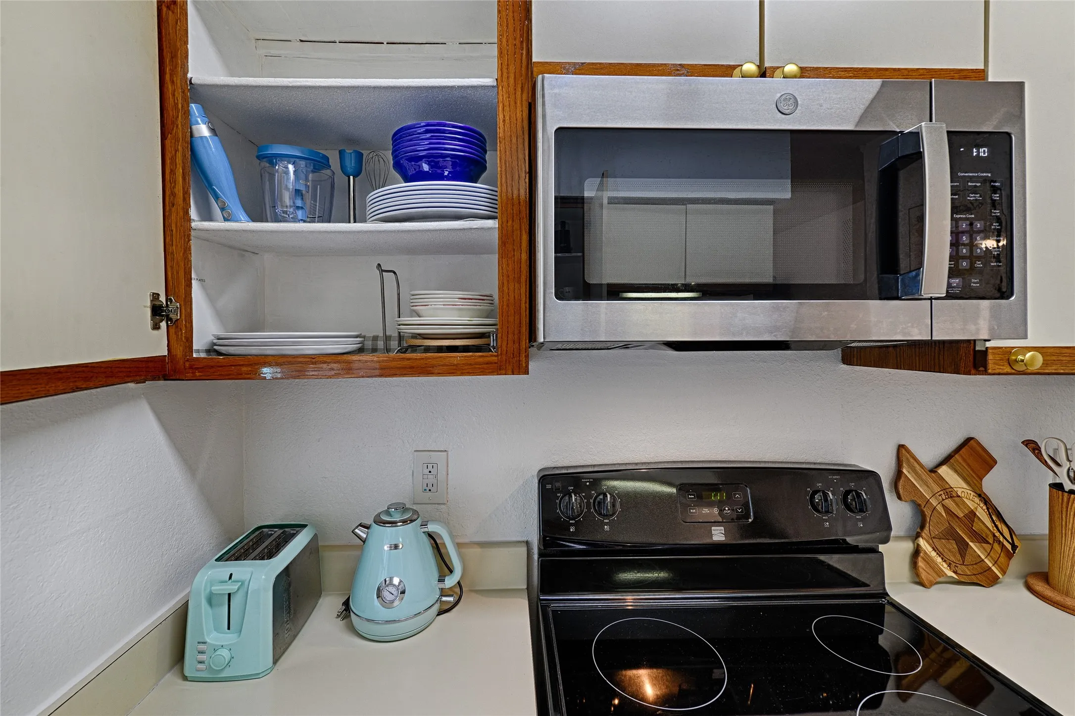 Condominium For Rent in Collin County , 1700 Amelia Court 224, Plano, Texas 75075, 2 Bedroom, 2 Bathroom, Garage spaces, 809 Sqft, built in 1984, Price $3,000, mls#21355090, Real Estate Agent in Plano, Homes For Rent in Collin county, Homes For Rent in Plano, Realtor in Plano Texas, Real Estate Brokerage Independent Realty Texas, Luminita Cordes Realtor