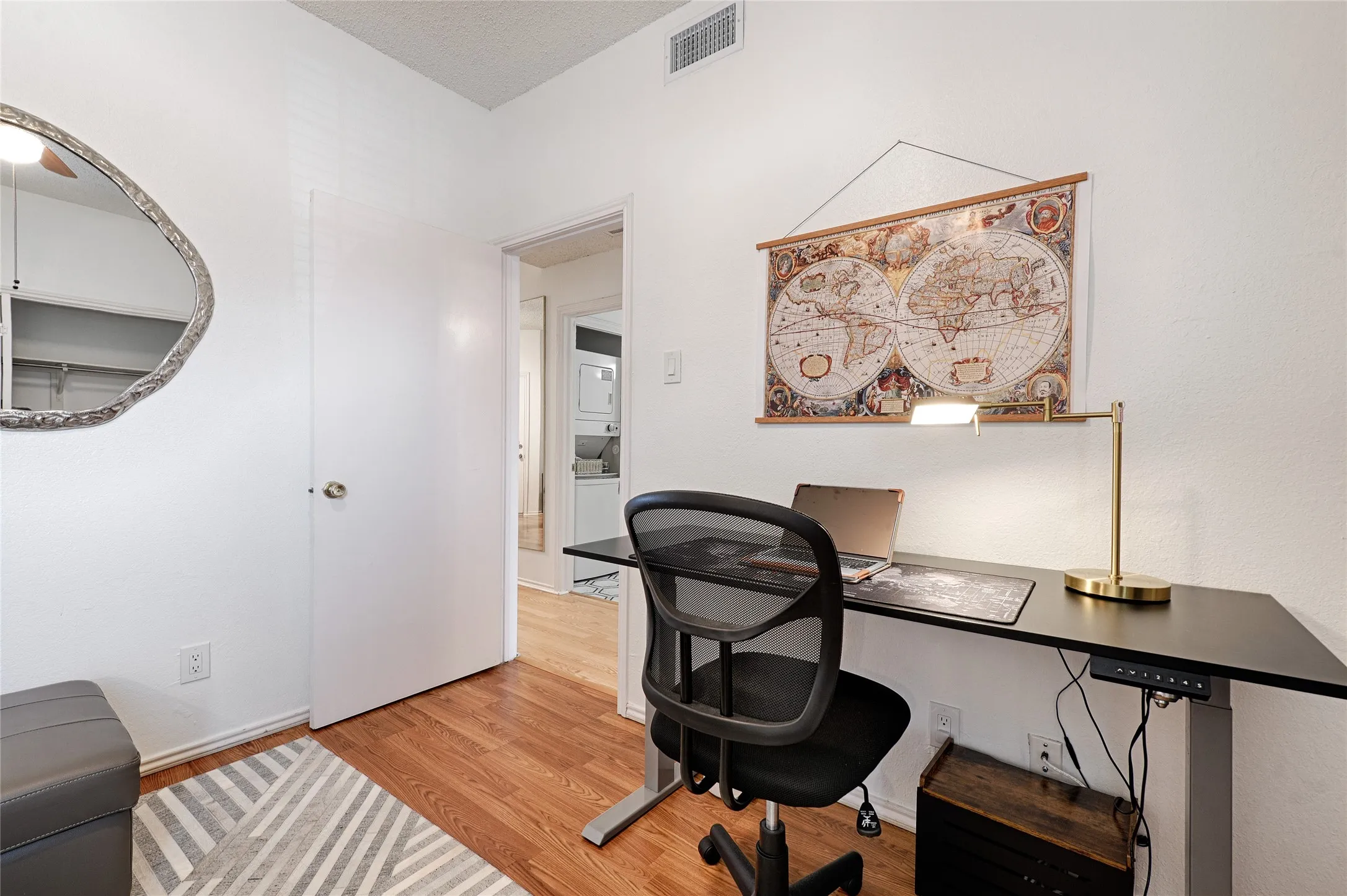 Condominium For Rent in Collin County , 1700 Amelia Court 224, Plano, Texas 75075, 2 Bedroom, 2 Bathroom, Garage spaces, 809 Sqft, built in 1984, Price $3,000, mls#21355090, Real Estate Agent in Plano, Homes For Rent in Collin county, Homes For Rent in Plano, Realtor in Plano Texas, Real Estate Brokerage Independent Realty Texas, Luminita Cordes Realtor