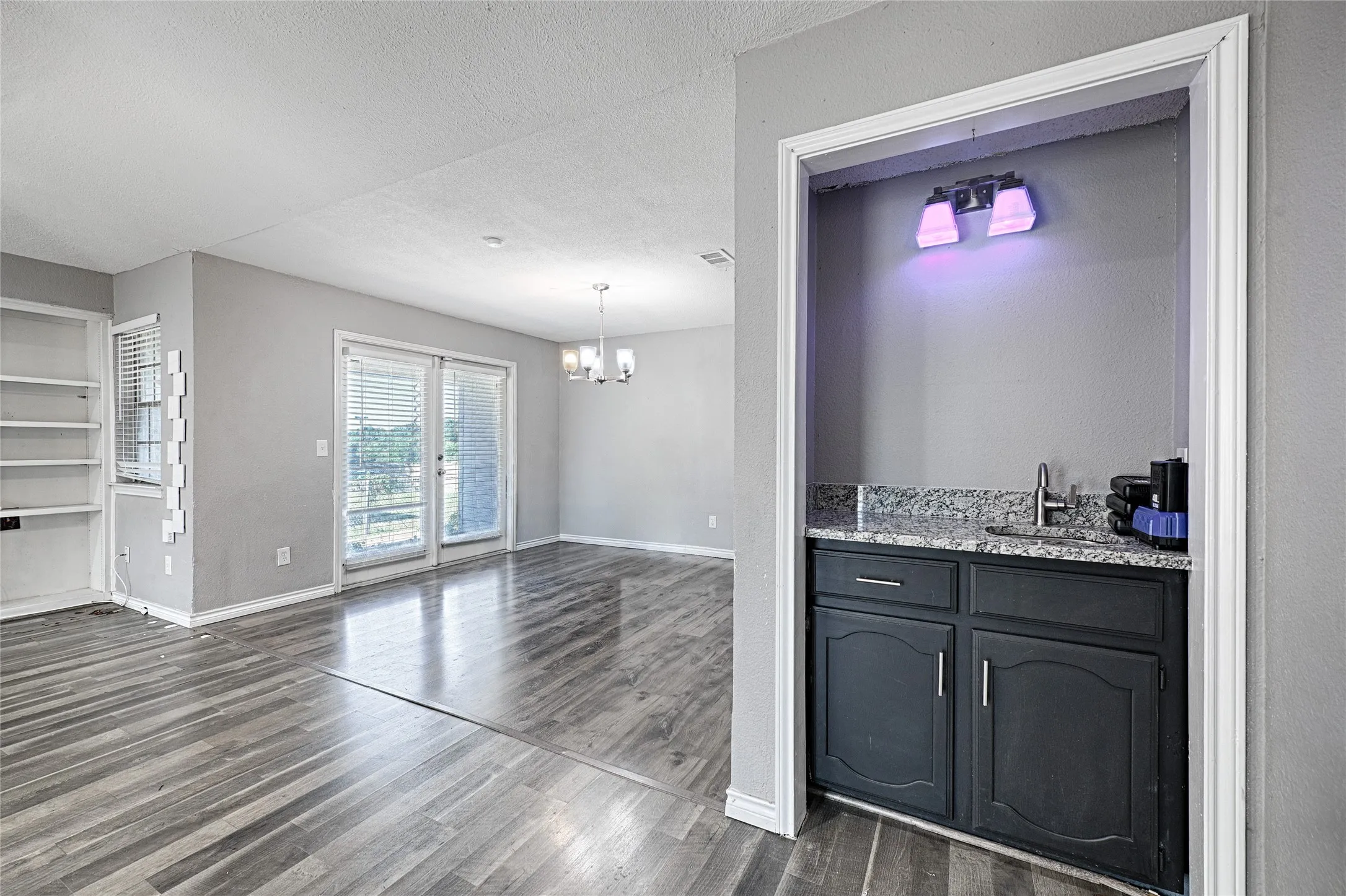 Single Family Residence For Sale in Dallas County , 1223 Sequoia Drive, De Soto, Texas 75115, 3 Bedroom, 2 Bathroom, 2 Garage spaces, 2,091 Sqft, built in 1979, mls#21353032, Real Estate Agent in De Soto, Homes For Sale in Dallas county, Homes For Sale in De Soto, Realtor in De Soto Texas, Real Estate Brokerage Independent Realty Texas, Luminita Cordes Realtor