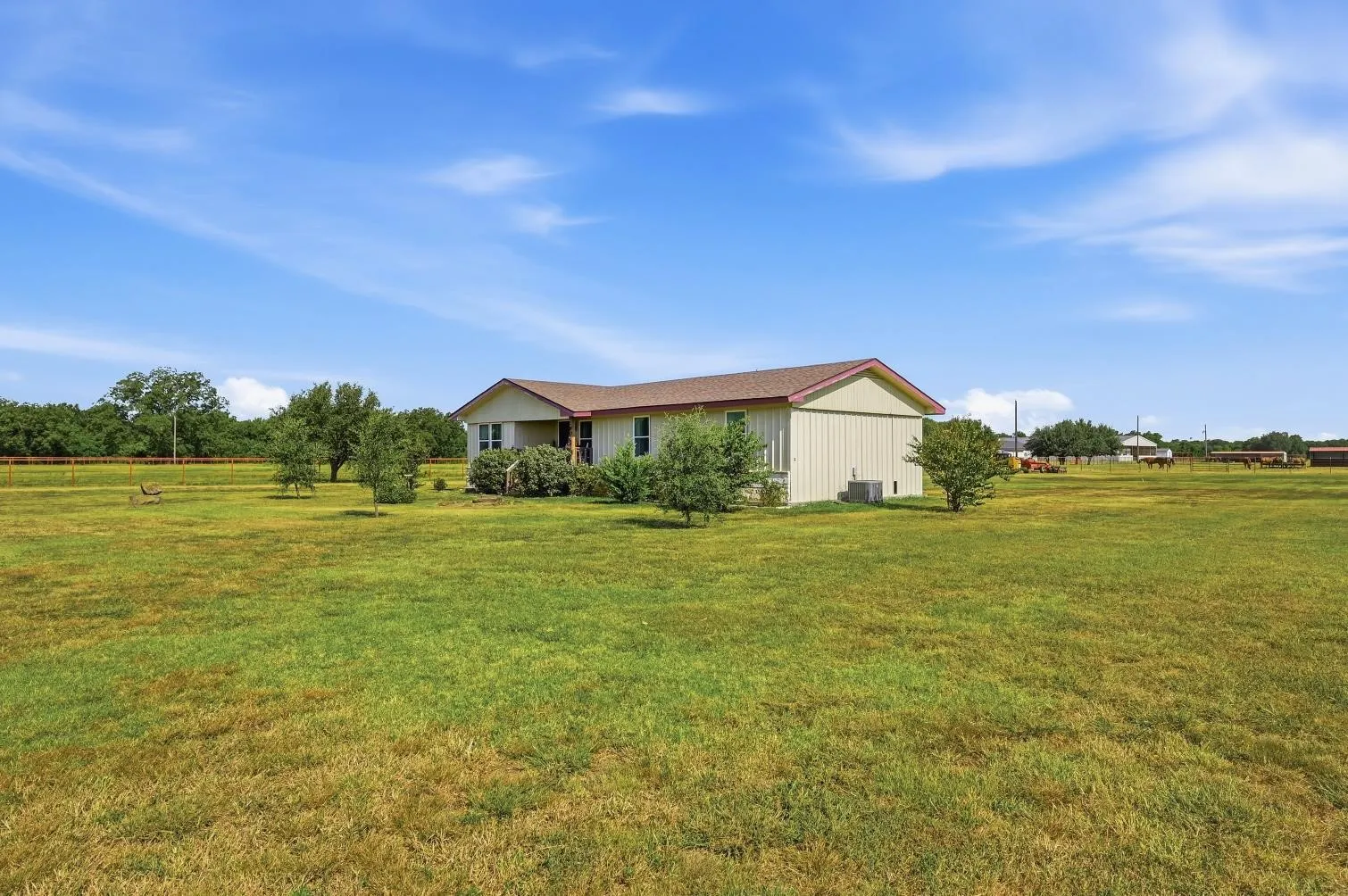 Single Family Residence For Sale in Grayson County , 1802 Batey Road, Collinsville, Texas 76233, 3 Bedroom, 1 Bathroom, Garage spaces, 1,396 Sqft, built in 2020, mls#21180262, Real Estate Agent in Collinsville, Homes For Sale in Grayson county, Homes For Sale in Collinsville, Realtor in Collinsville Texas, Real Estate Brokerage Independent Realty Texas, Luminita Cordes Realtor