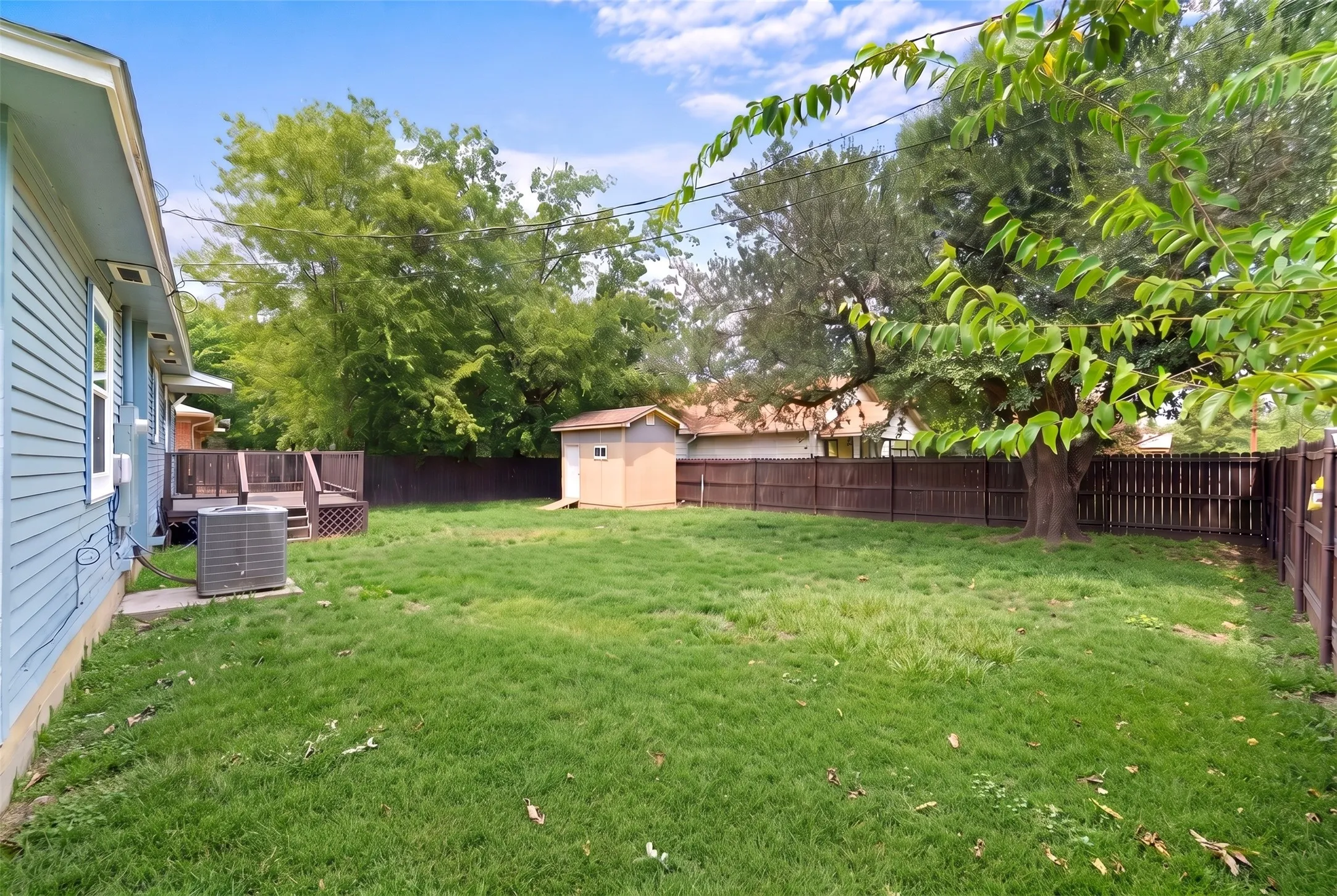 Single Family Residence For Sale in Hunt County , 3202 Mitchell Street, Greenville, Texas 75402, 3 Bedroom, 1 Bathroom, Garage spaces, 1,091 Sqft, built in 1965, mls#21350412, Real Estate Agent in Greenville, Homes For Sale in Hunt county, Homes For Sale in Greenville, Realtor in Greenville Texas, Real Estate Brokerage Independent Realty Texas, Luminita Cordes Realtor