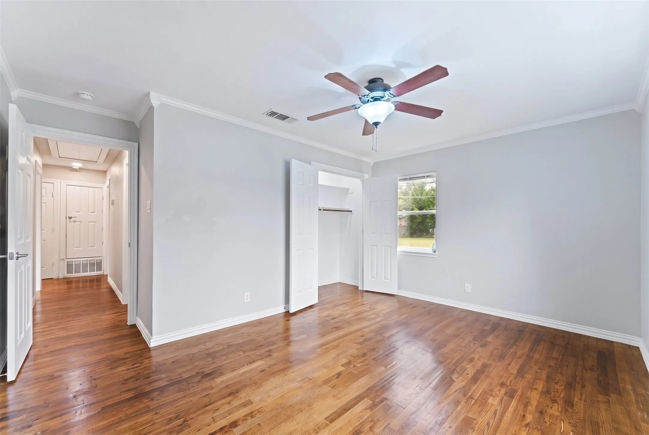 Single Family Residence For Sale in Hunt County , 3202 Mitchell Street, Greenville, Texas 75402, 3 Bedroom, 1 Bathroom, Garage spaces, 1,091 Sqft, built in 1965, mls#21350412, Real Estate Agent in Greenville, Homes For Sale in Hunt county, Homes For Sale in Greenville, Realtor in Greenville Texas, Real Estate Brokerage Independent Realty Texas, Luminita Cordes Realtor